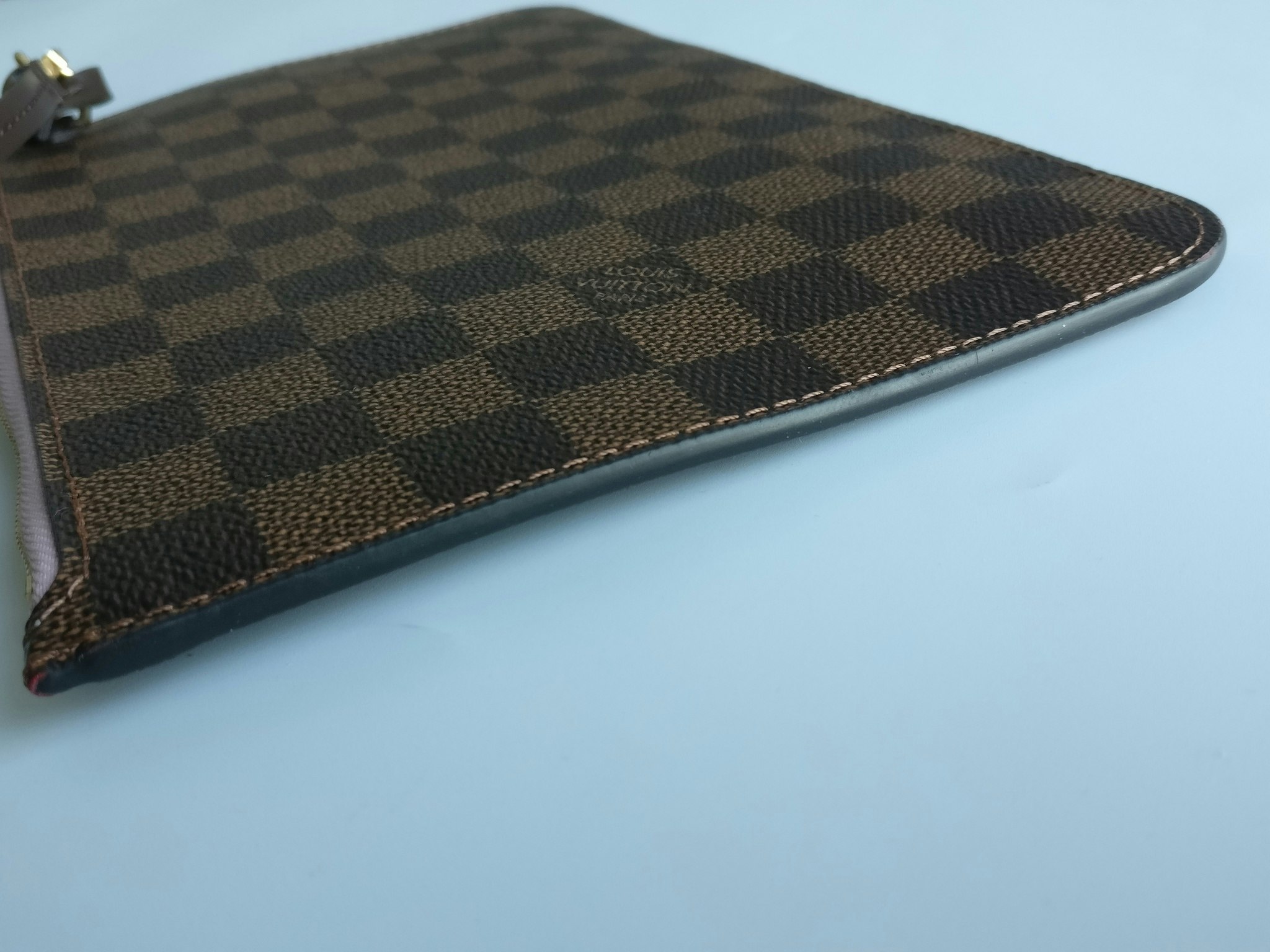 Louis Vuitton Neverfull MM Pochette