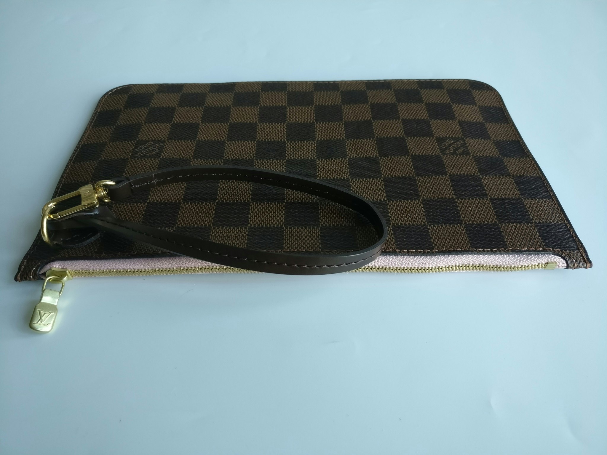 Louis Vuitton Neverfull MM Pochette