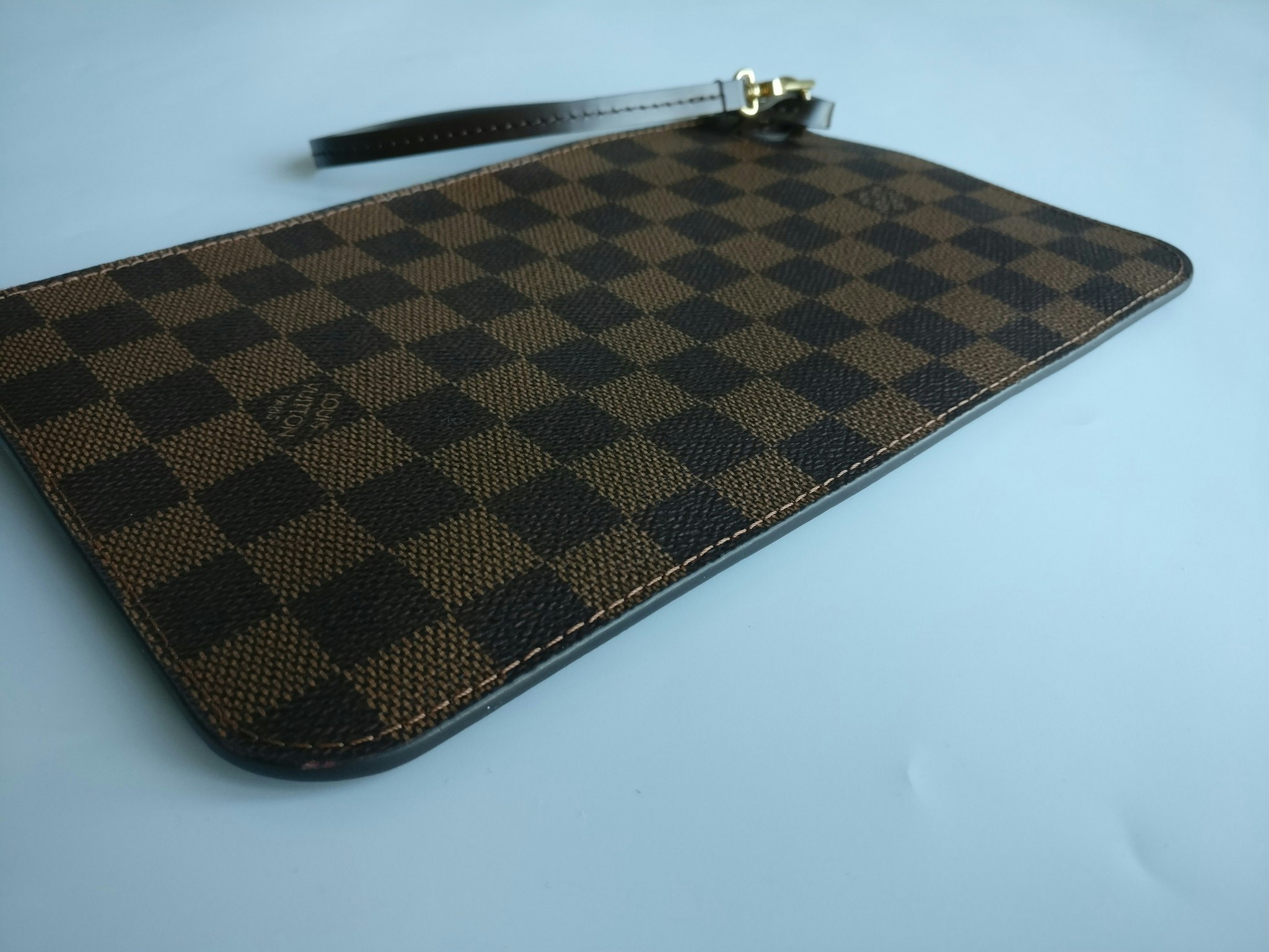 Louis Vuitton Neverfull MM Pochette