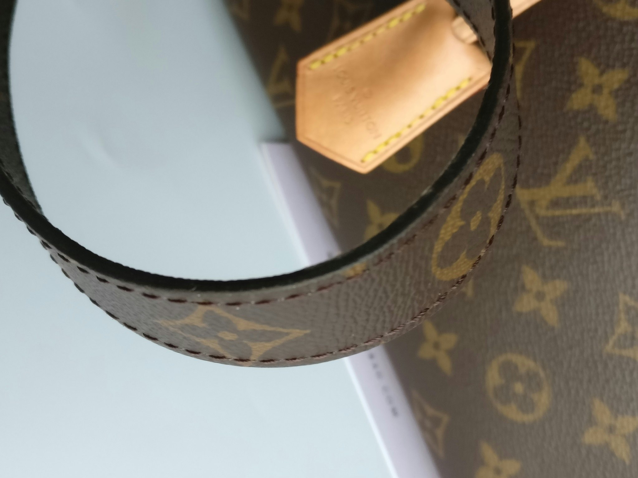 Louis Vuitton Montaigne MM