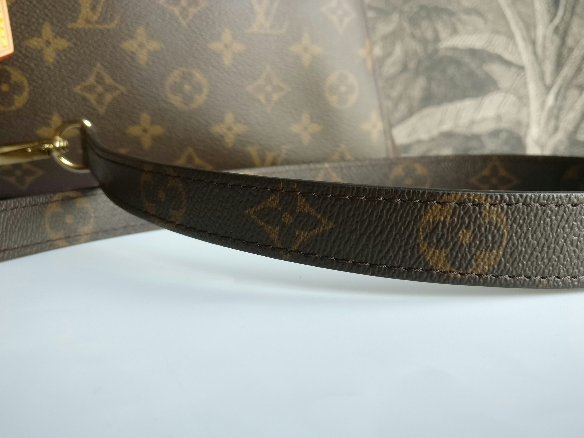 Louis Vuitton Montaigne MM