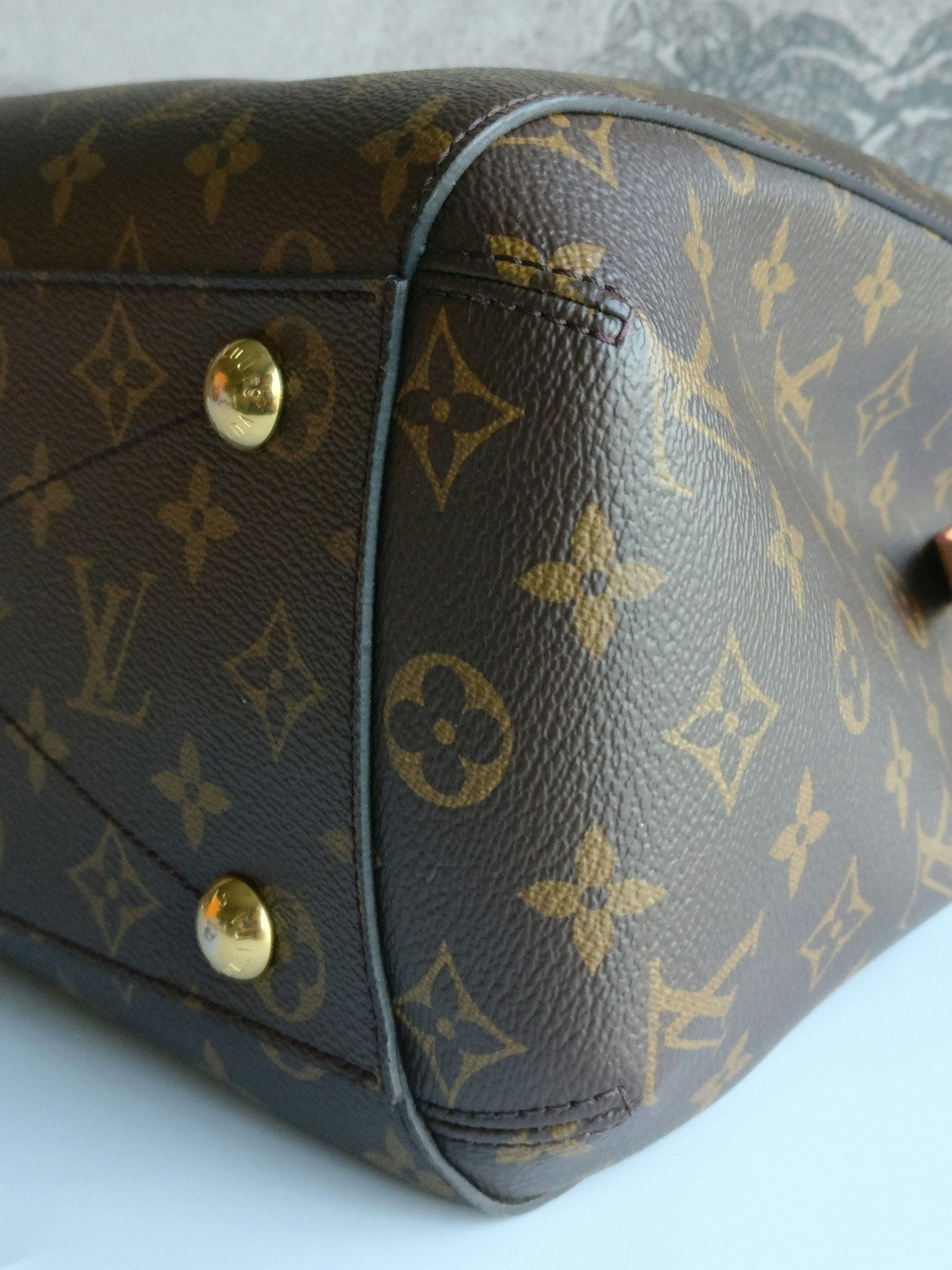 Louis Vuitton Montaigne MM