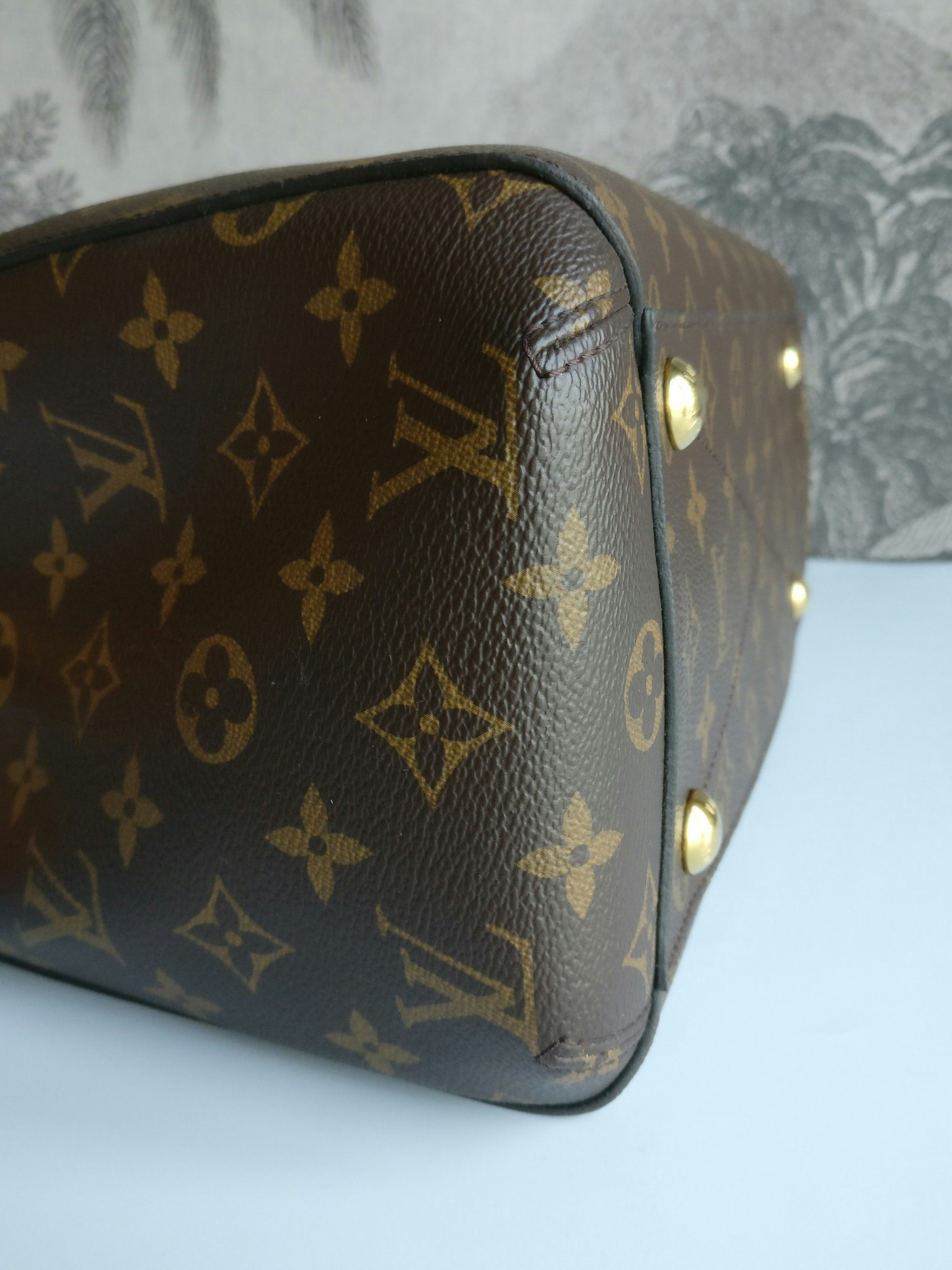 Louis Vuitton Montaigne MM