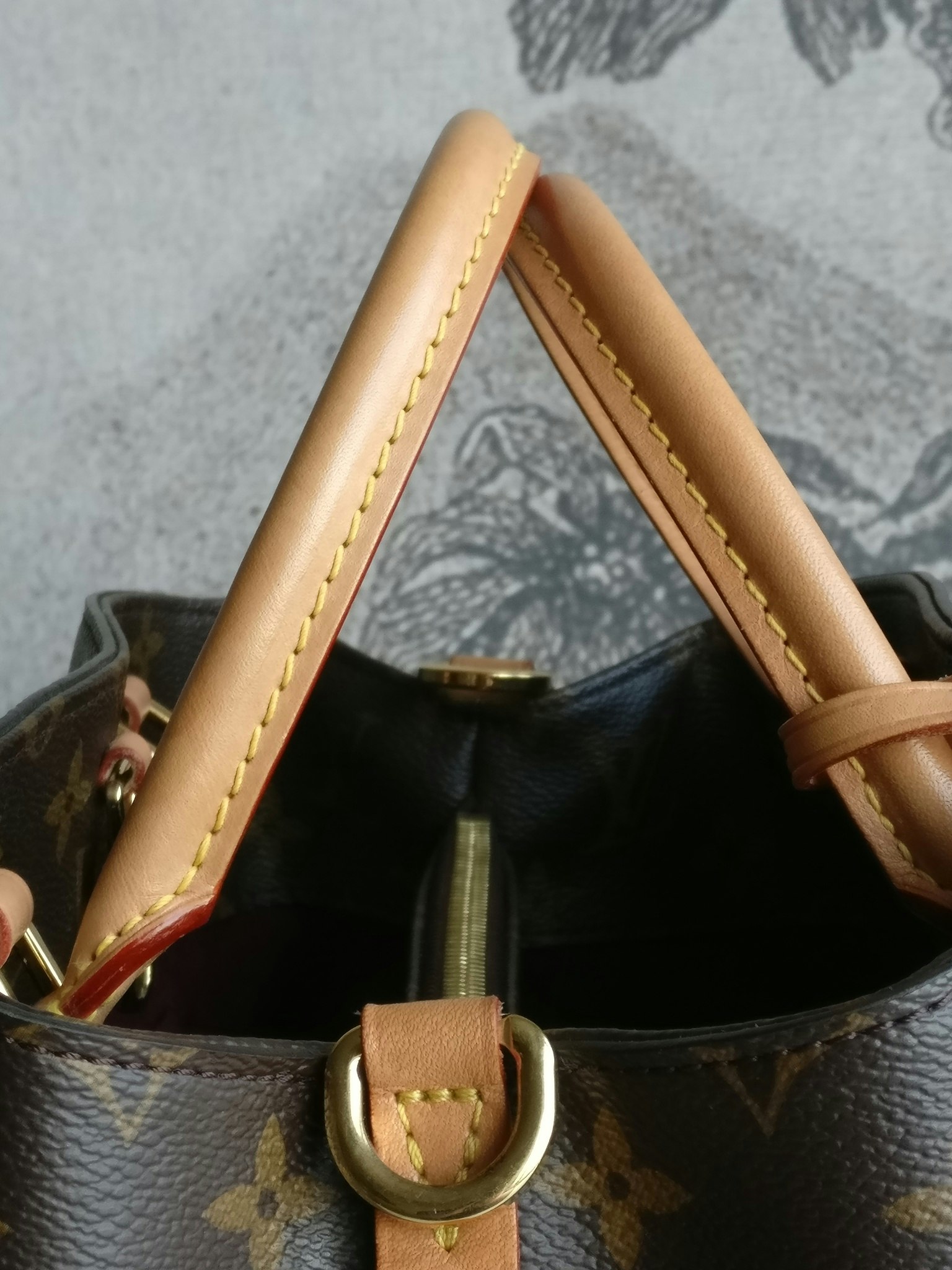 Louis Vuitton Montaigne MM