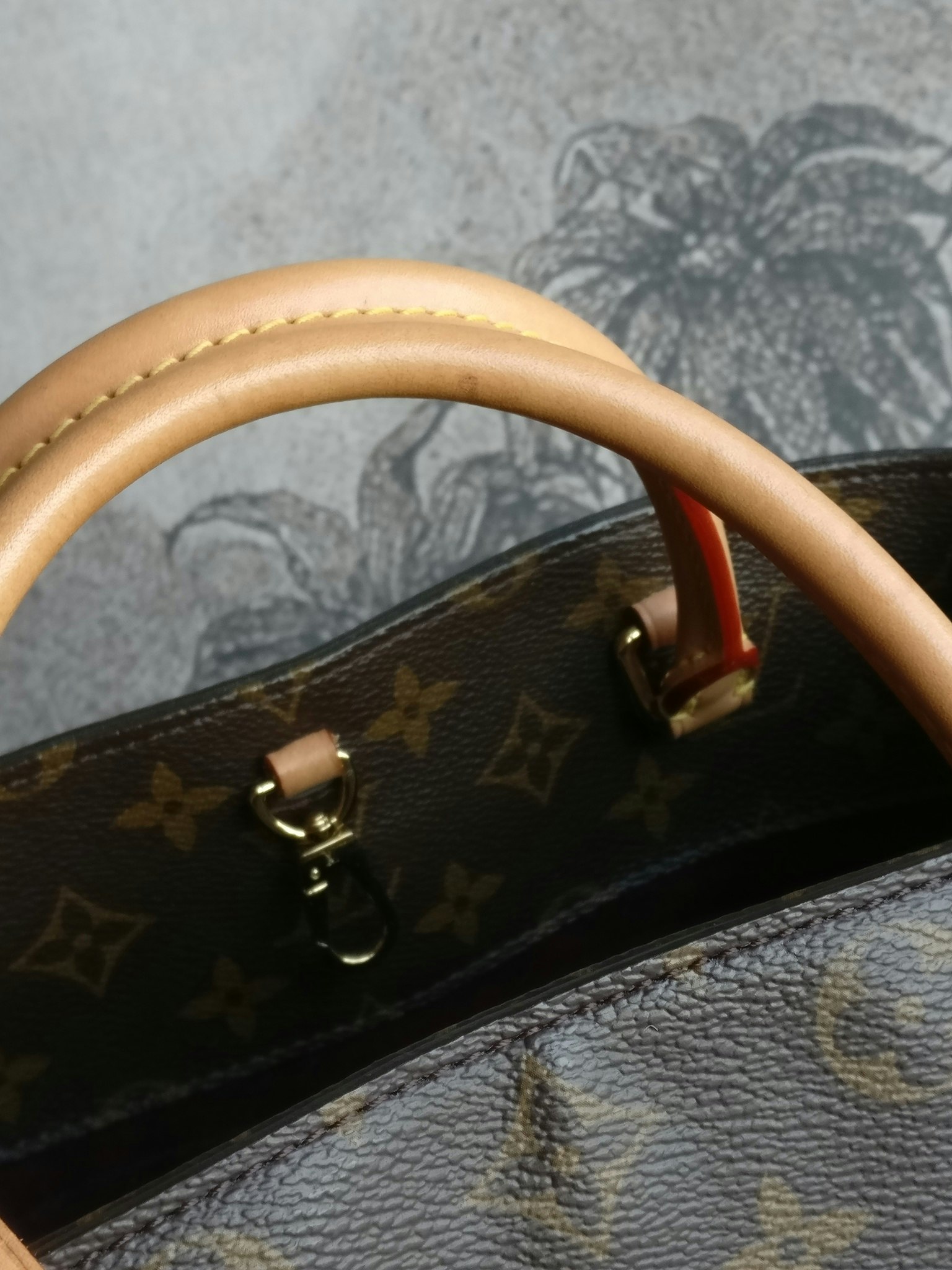 Louis Vuitton Montaigne MM