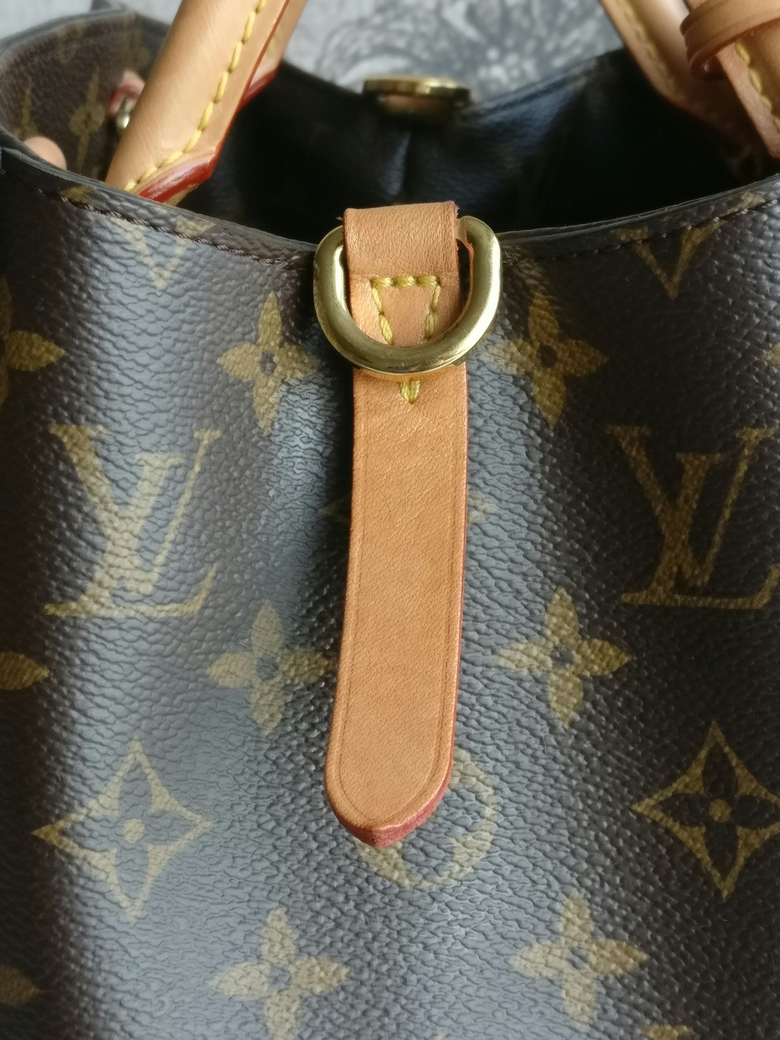 Louis Vuitton Montaigne MM