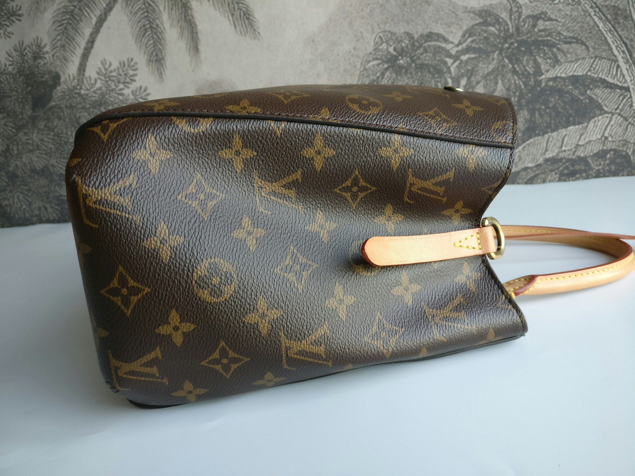 Louis Vuitton Montaigne MM