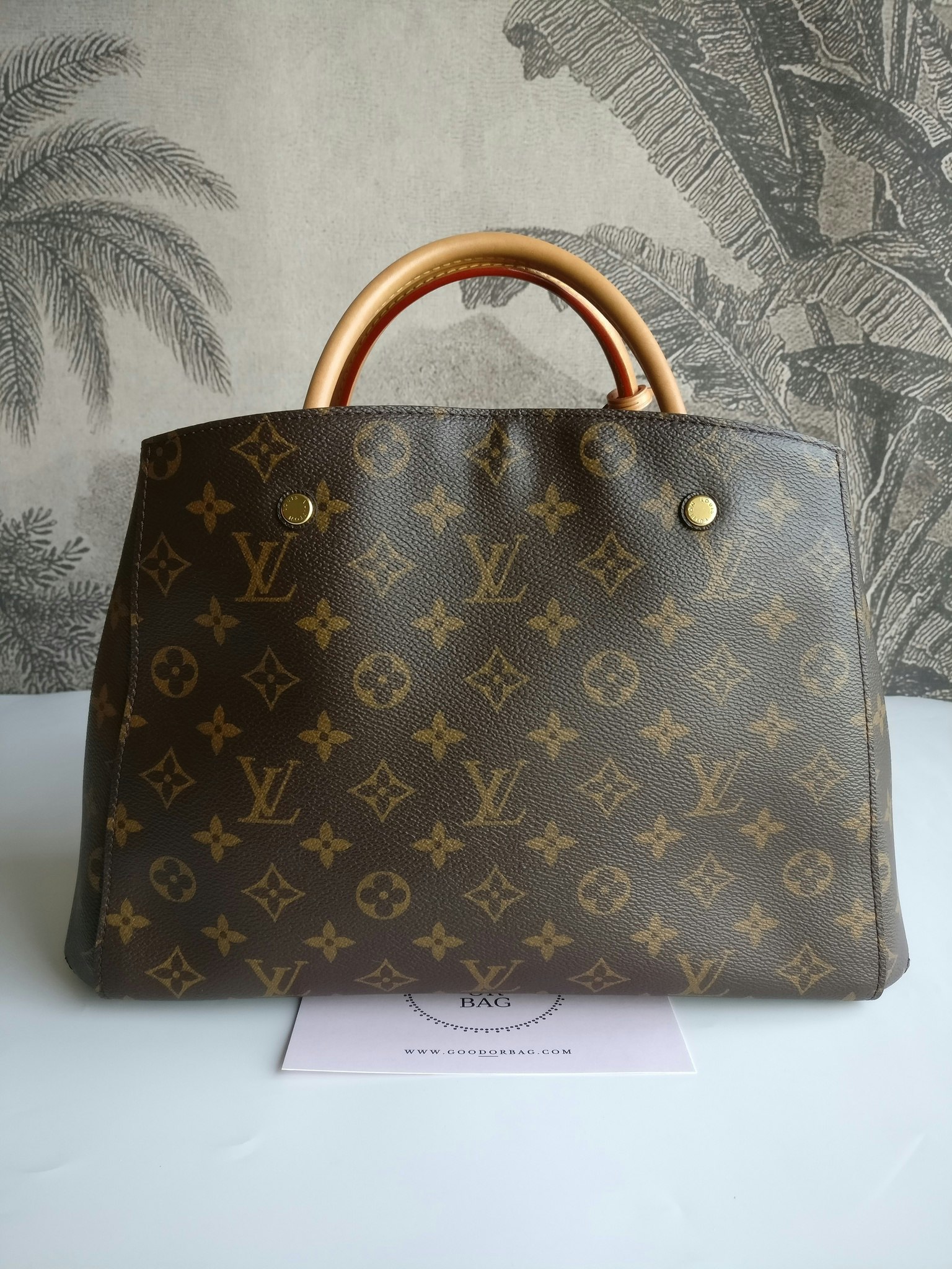 Louis Vuitton Montaigne MM