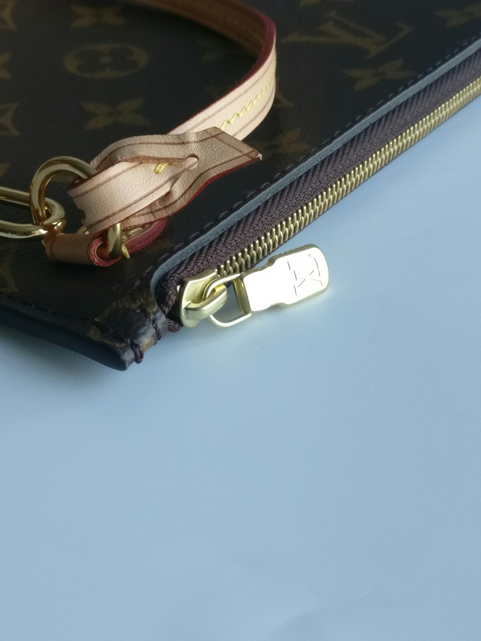 Louis Vuitton Neverfull MM pochette