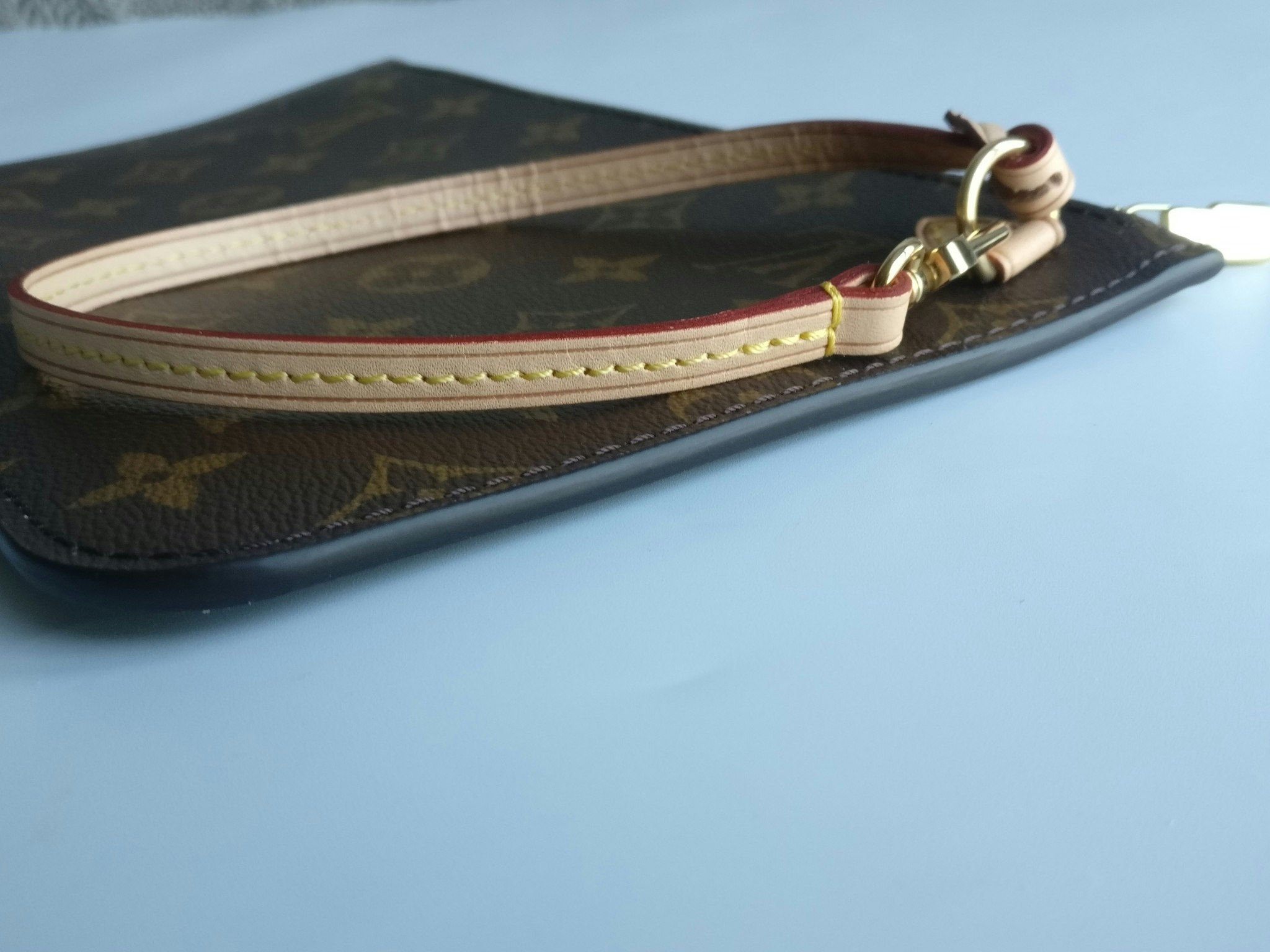 Louis Vuitton Neverfull MM pochette