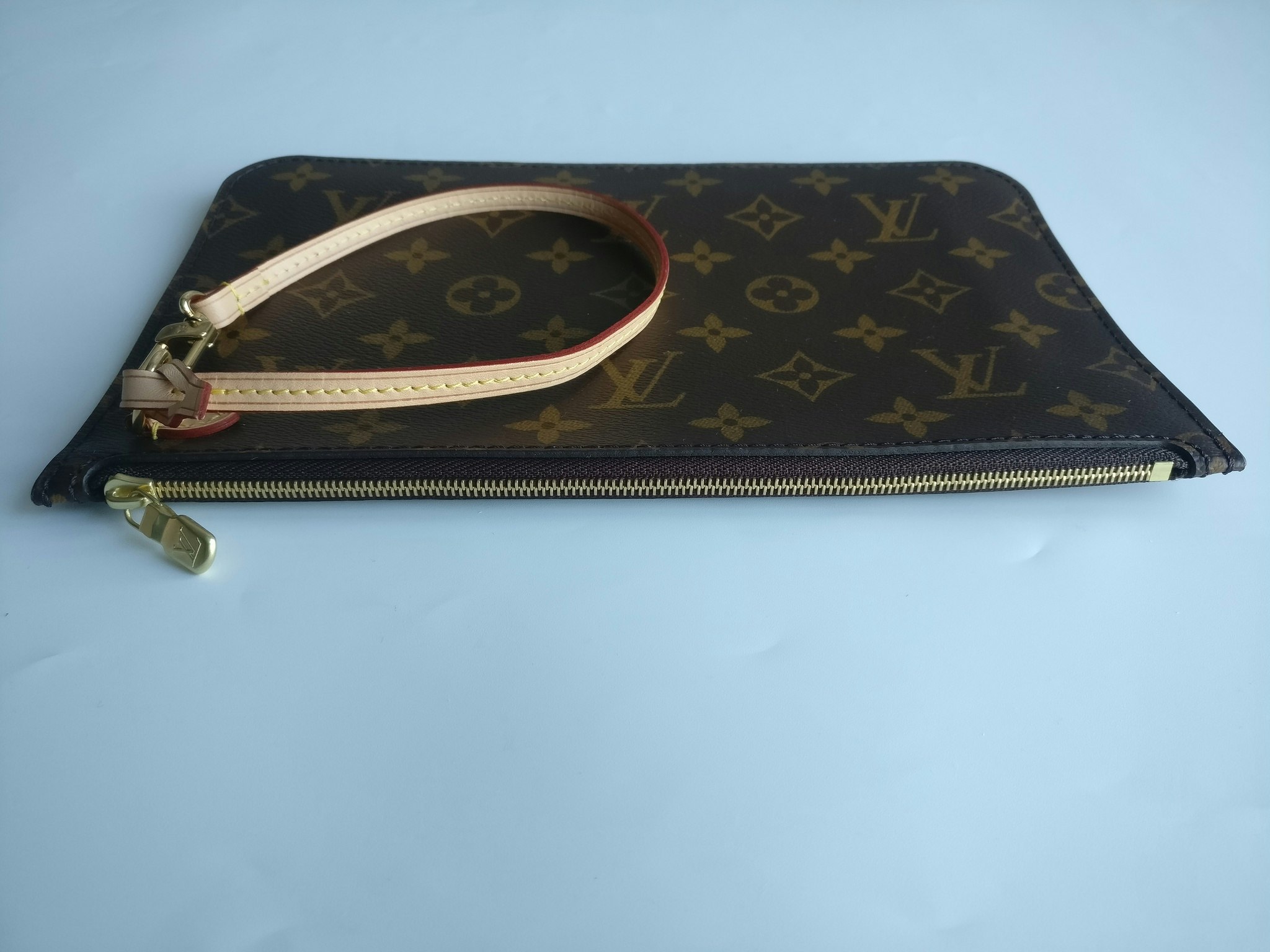 Louis Vuitton Neverfull MM pochette
