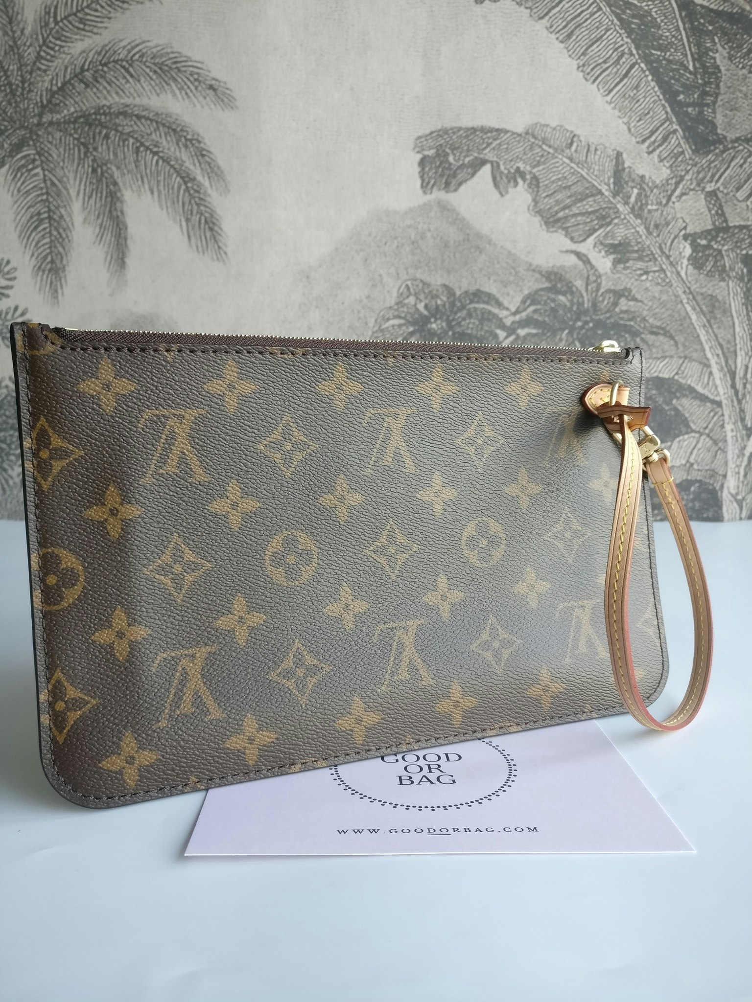 Louis Vuitton Neverfull MM pochette