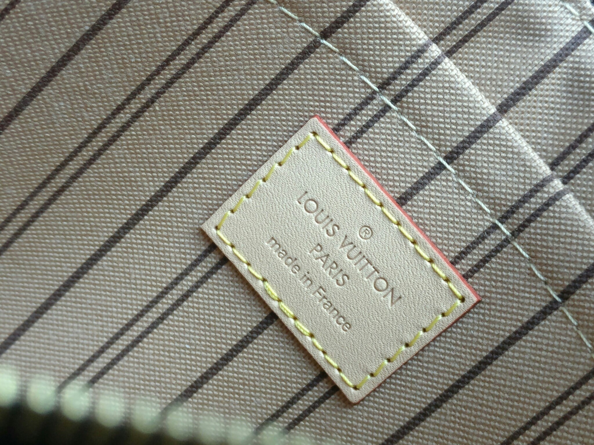 Louis Vuitton Neverfull MM pochette