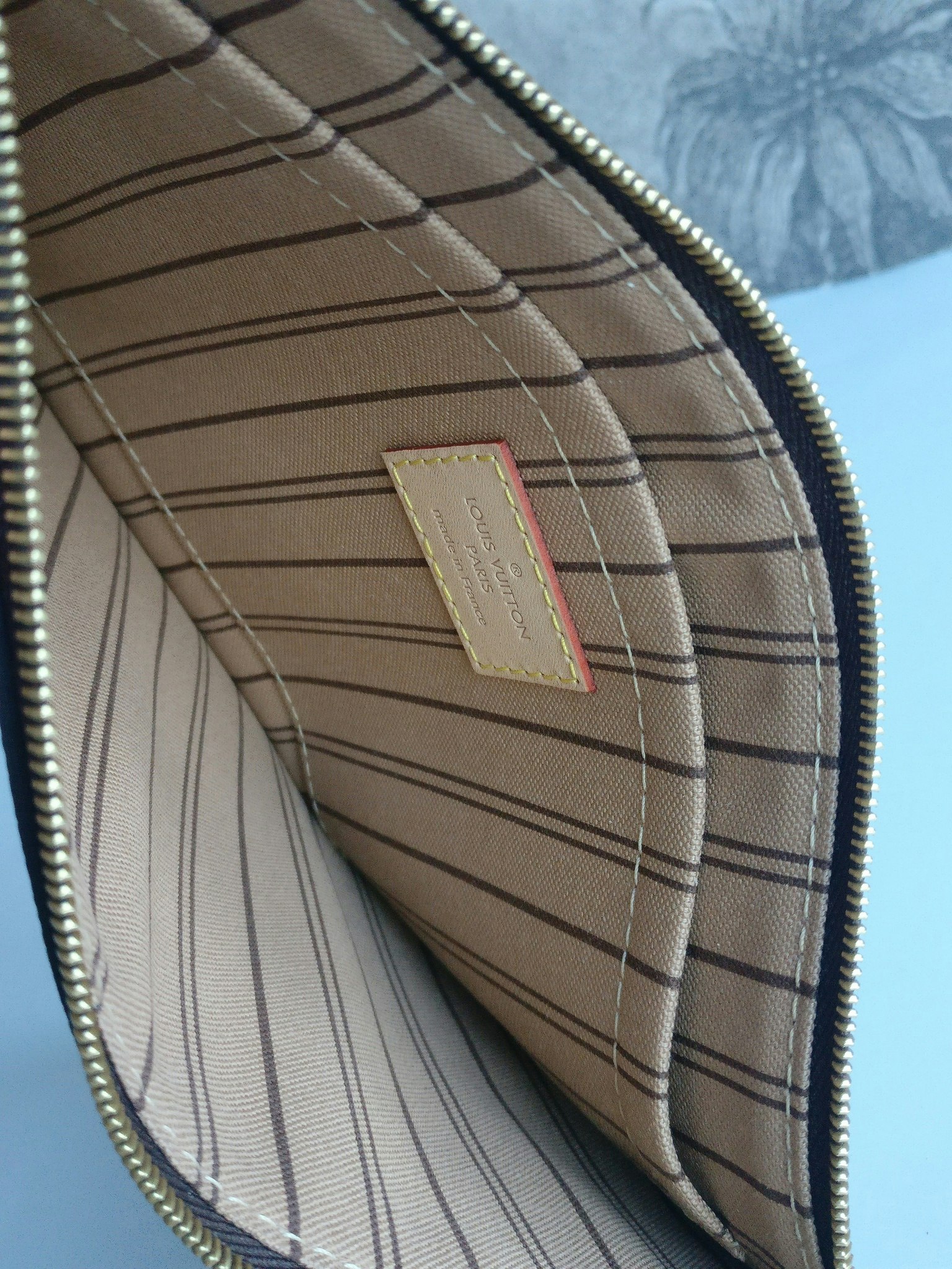 Louis Vuitton Neverfull MM pochette