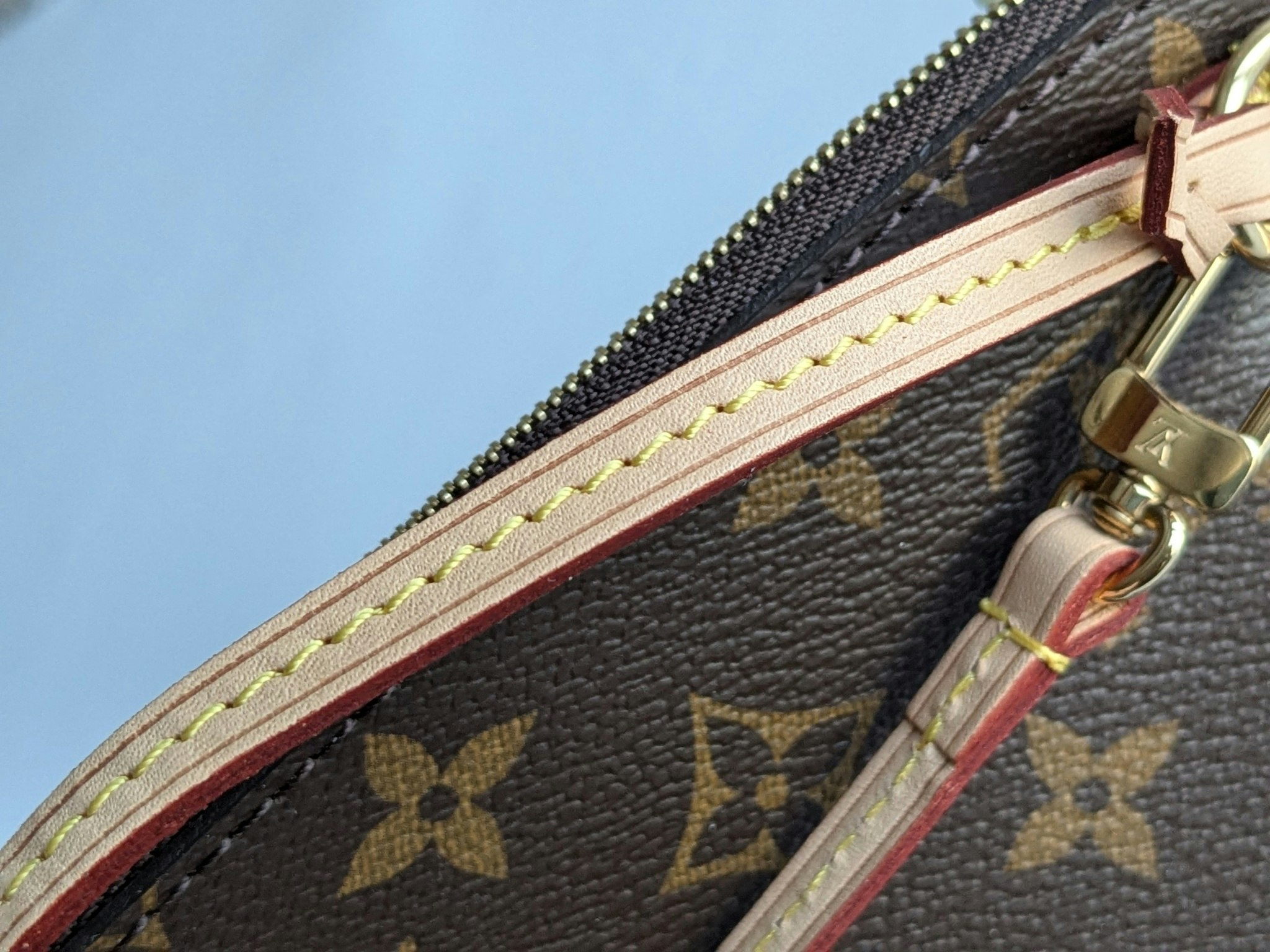 Louis Vuitton Neverfull MM pochette