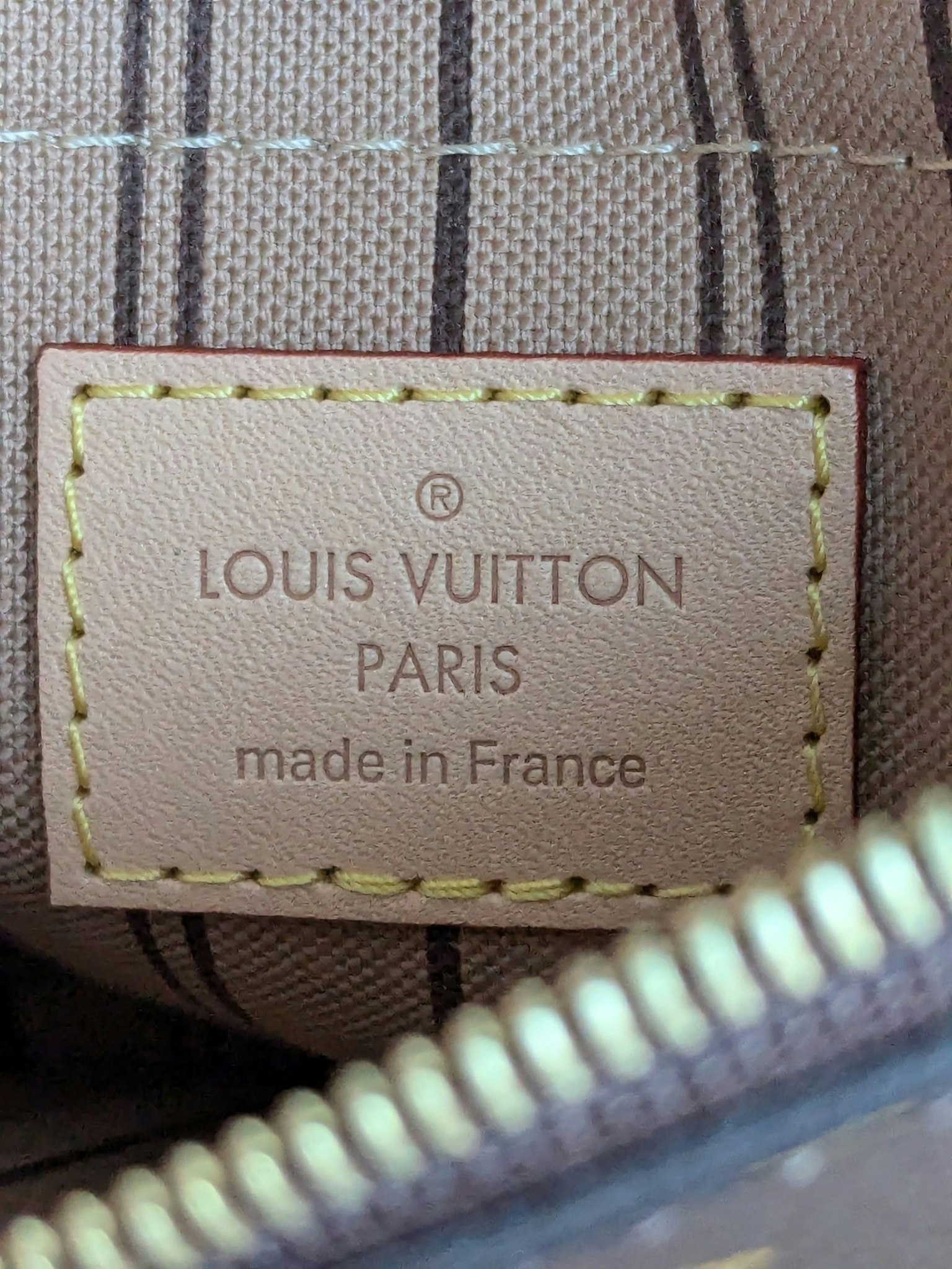 Louis Vuitton Neverfull MM pochette