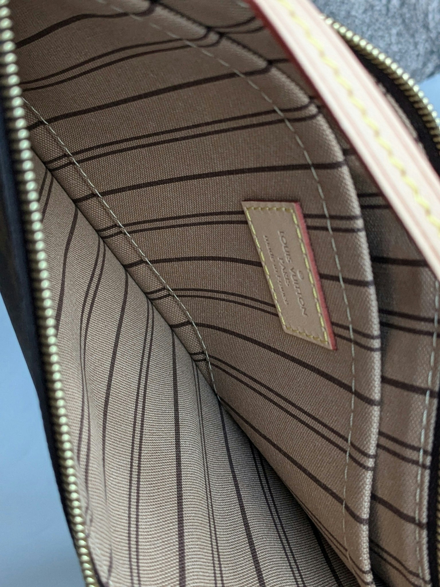 Louis Vuitton Neverfull MM pochette