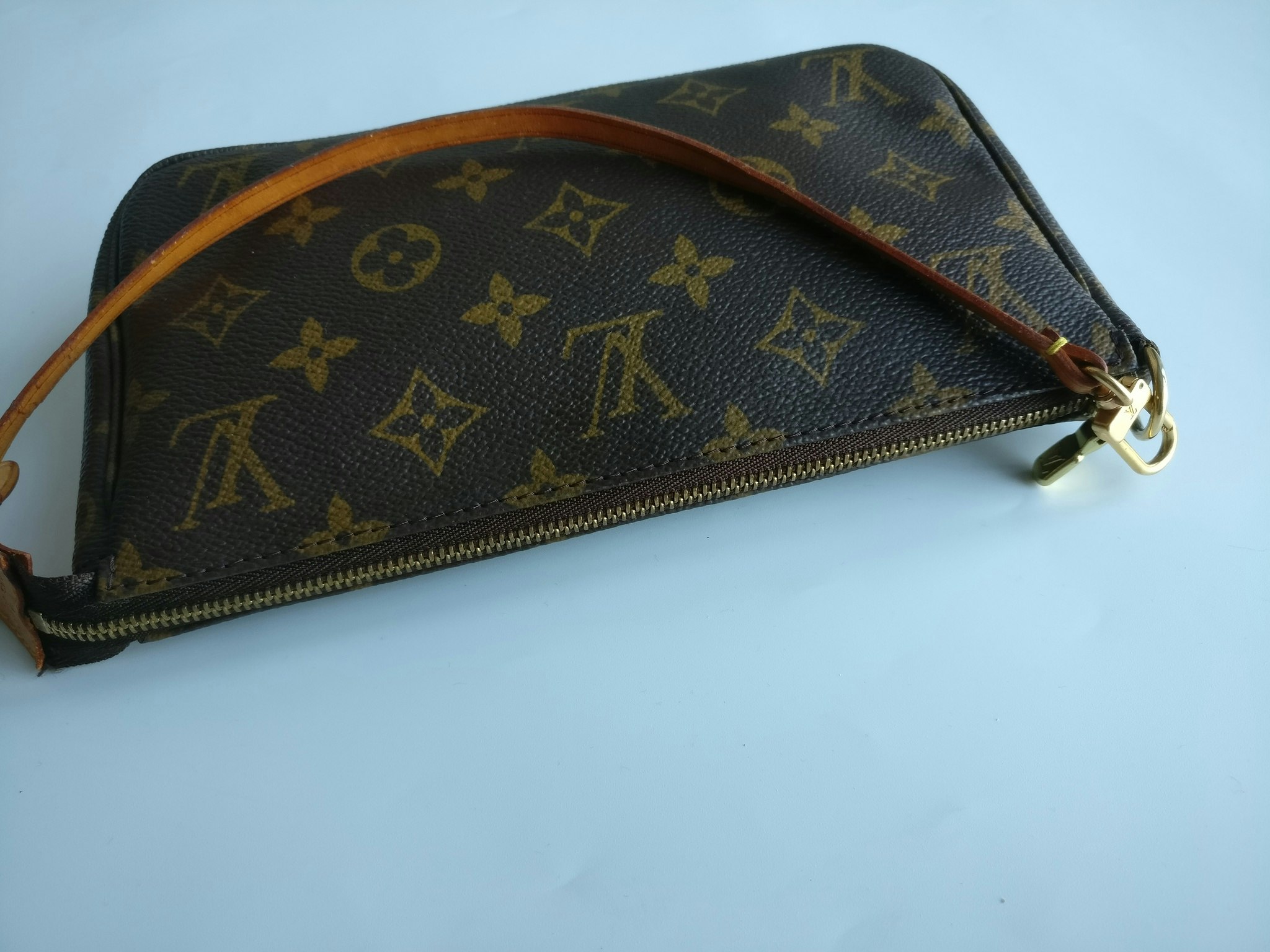 Louis Vuitton Pochette Accessoires