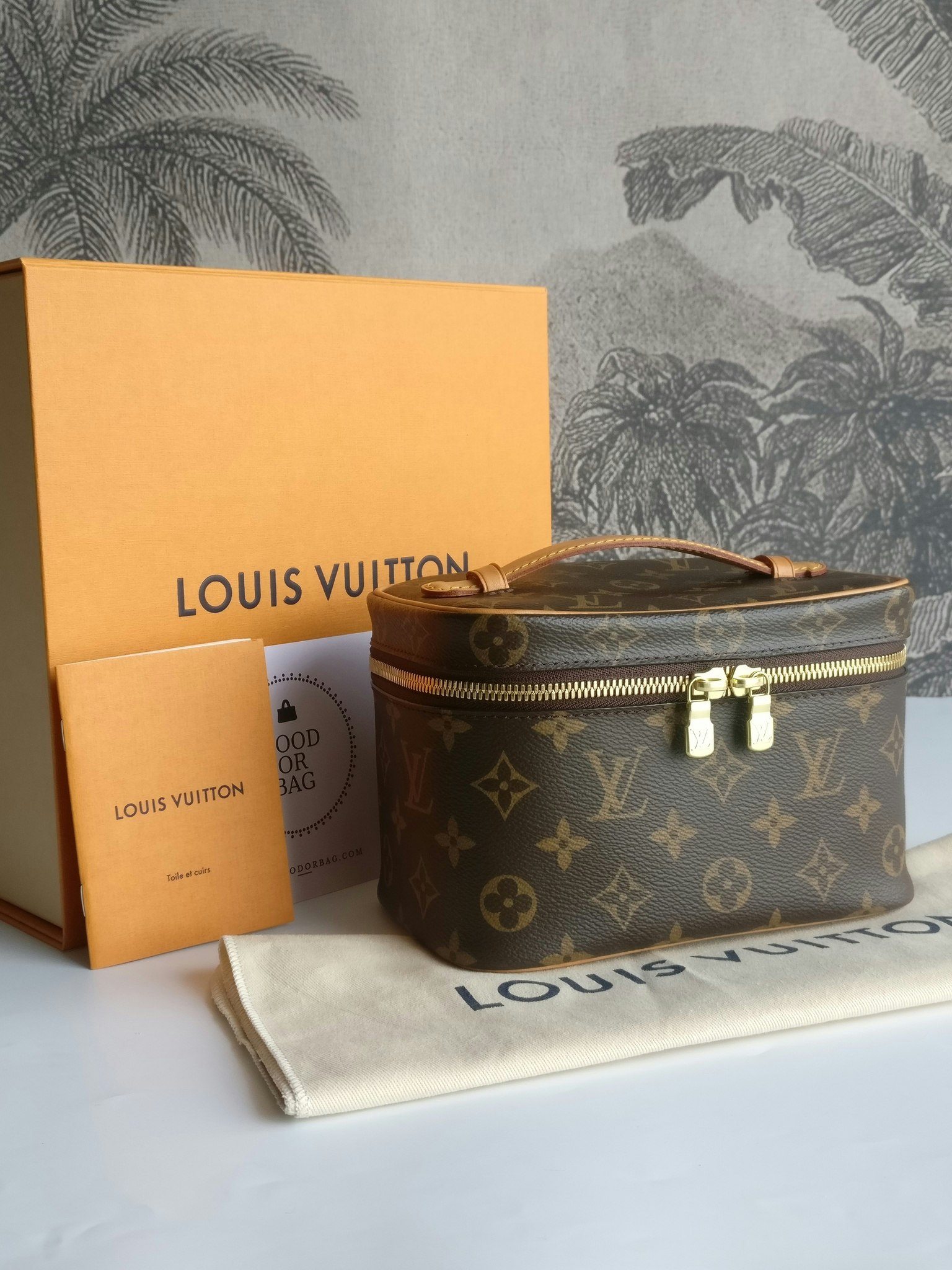 Louis Vuitton Nice Mini Vanity
