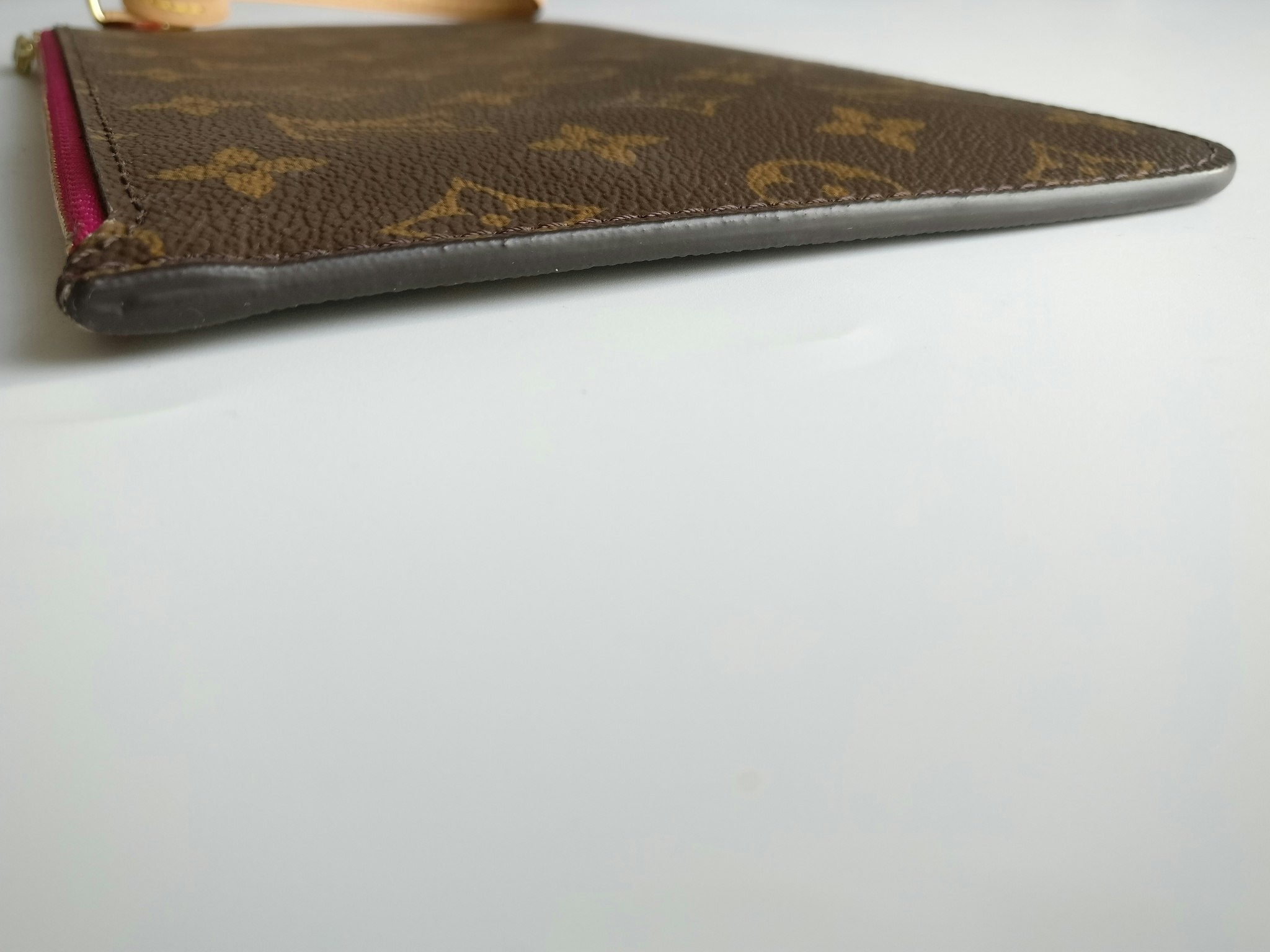 Louis Vuitton Neverfull MM pochette