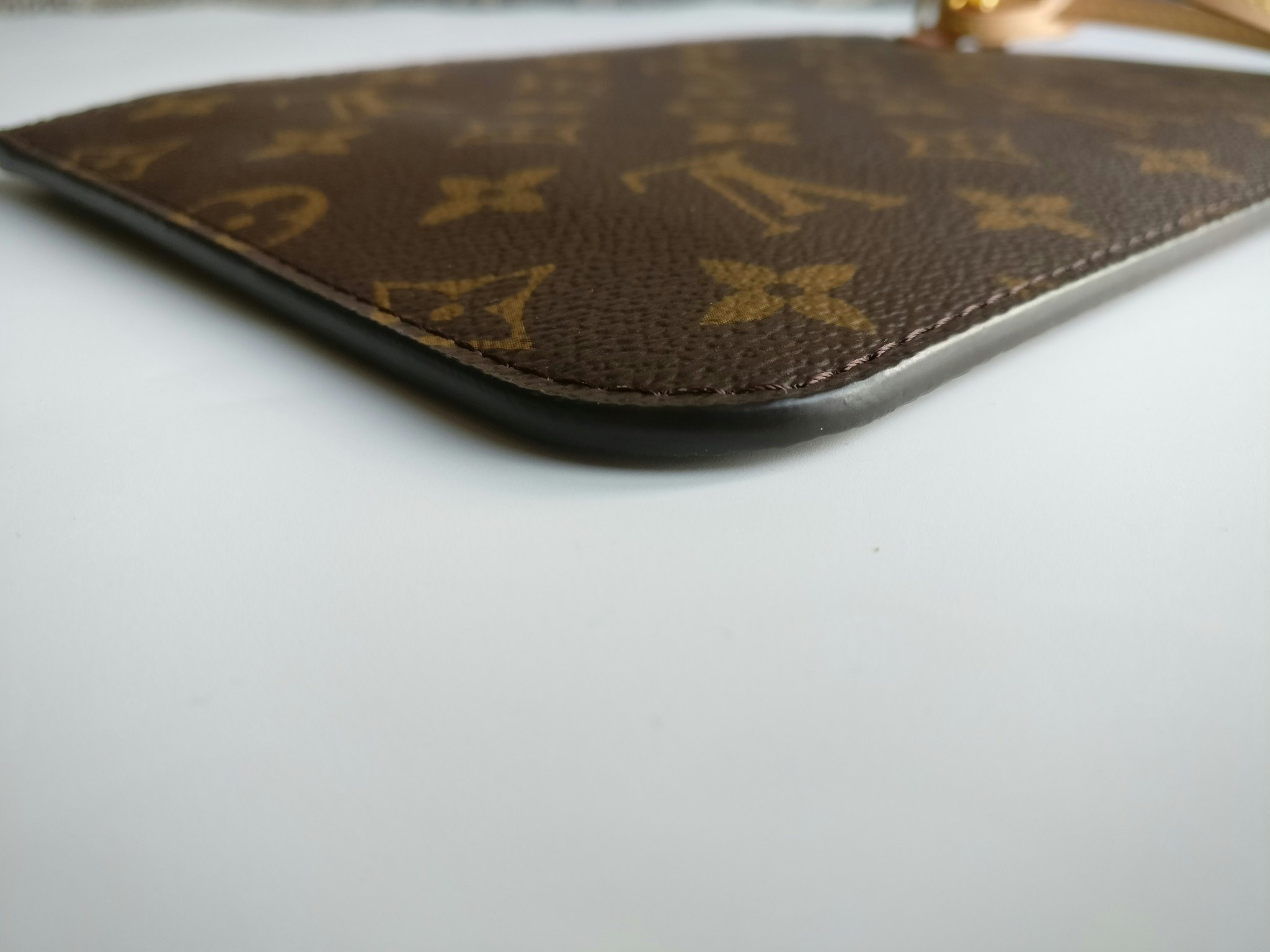 Louis Vuitton Neverfull MM pochette