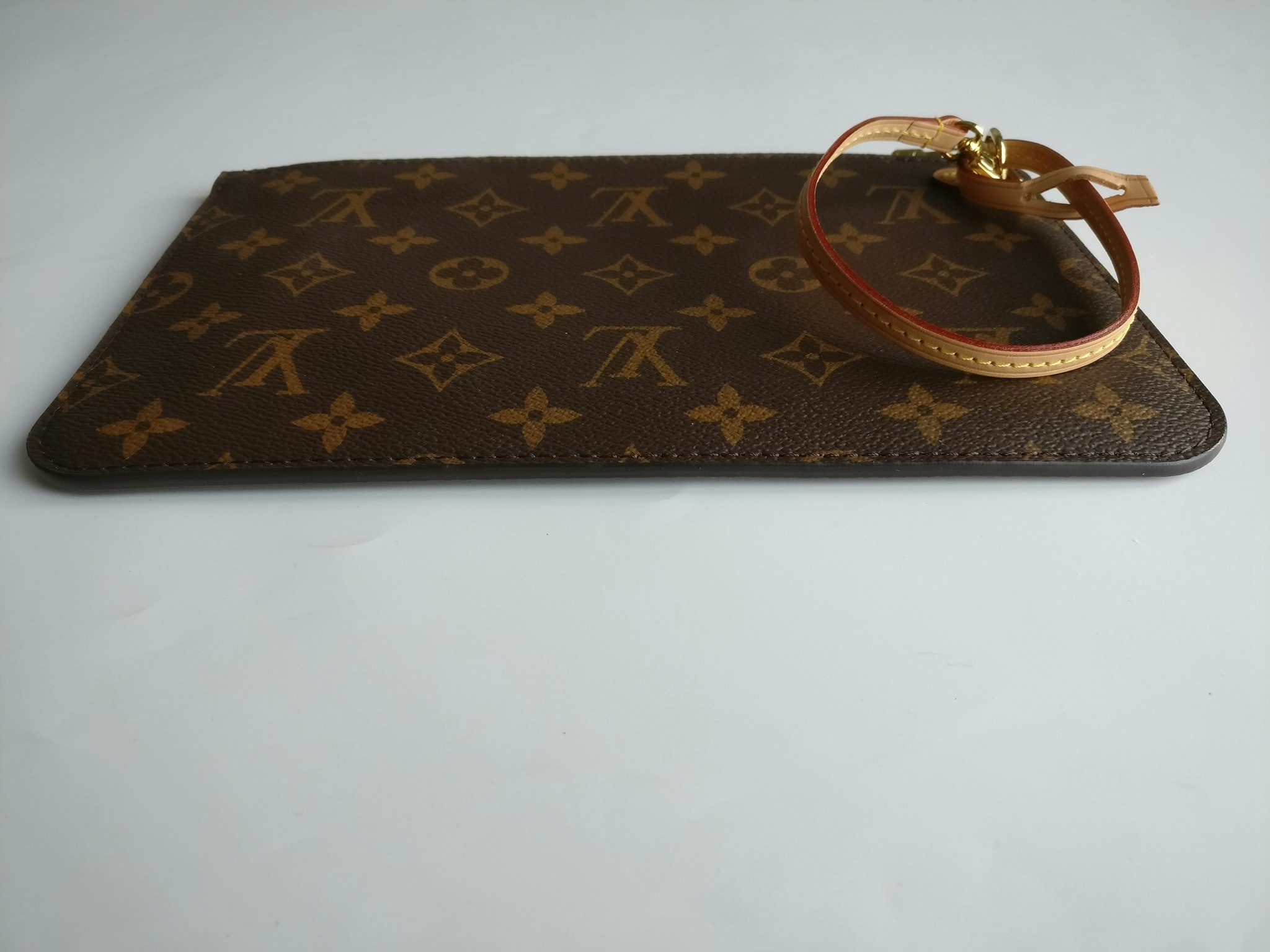 Louis Vuitton Neverfull MM pochette