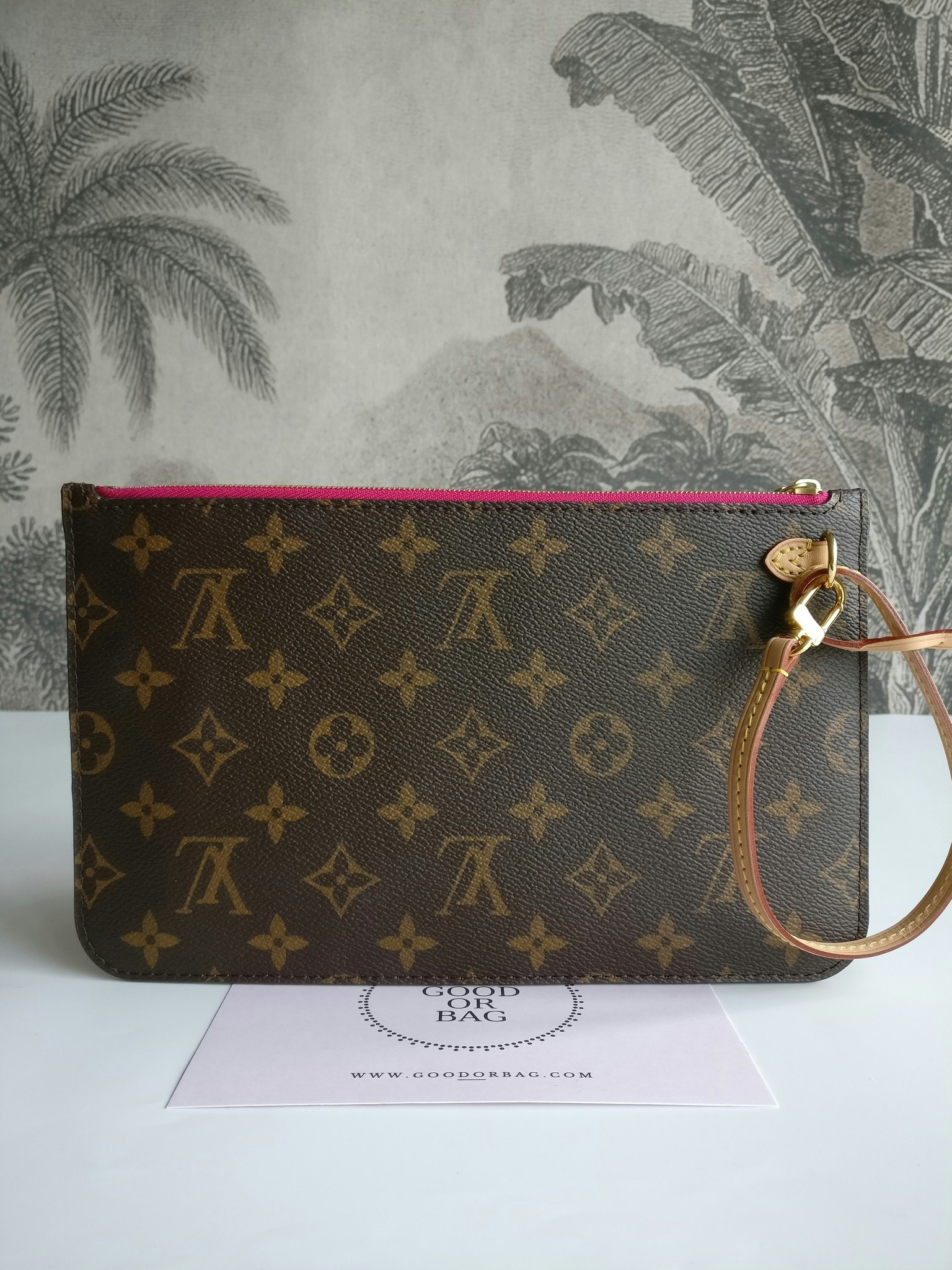 Louis Vuitton Neverfull MM pochette