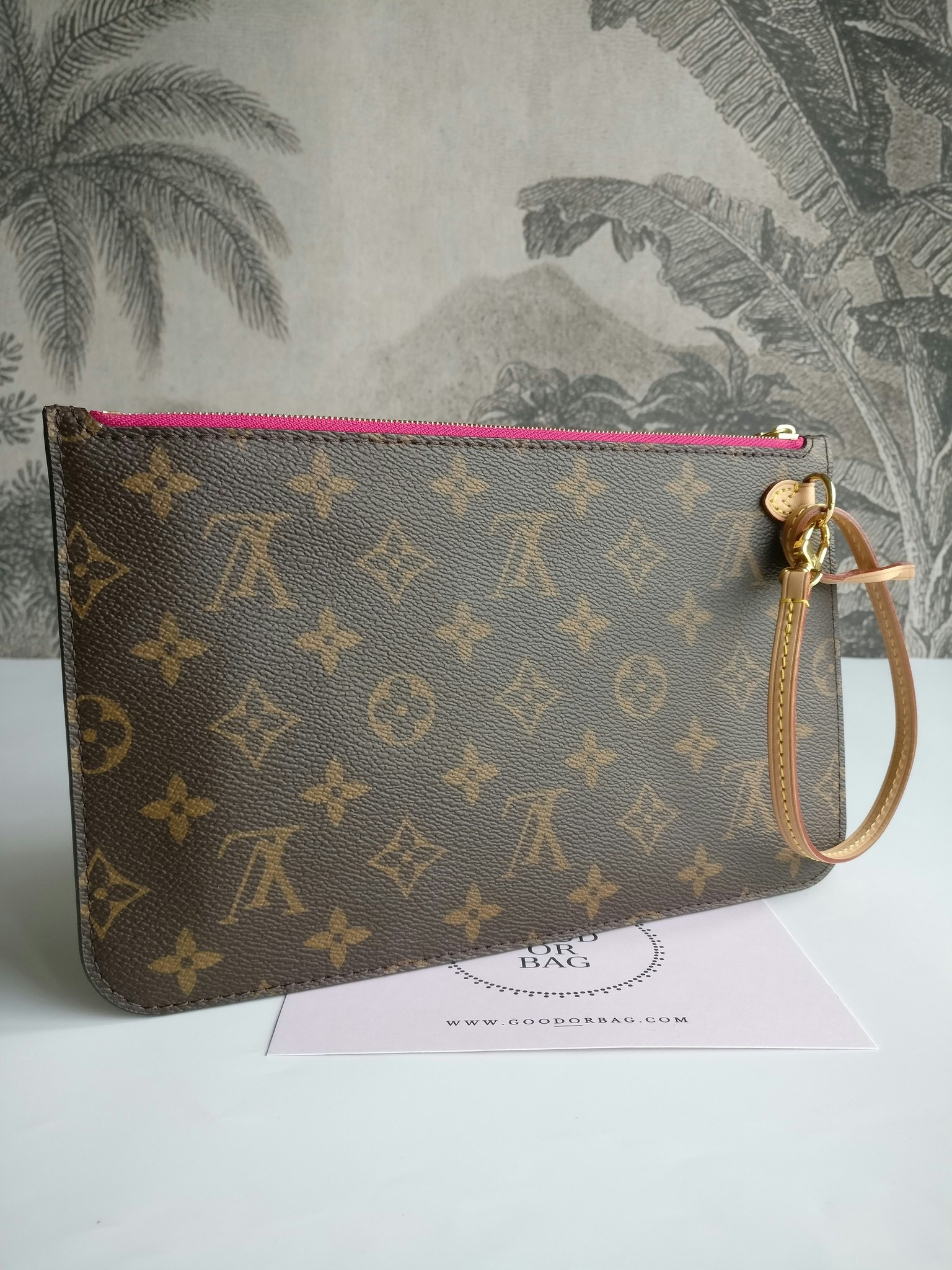 Louis Vuitton Neverfull MM pochette