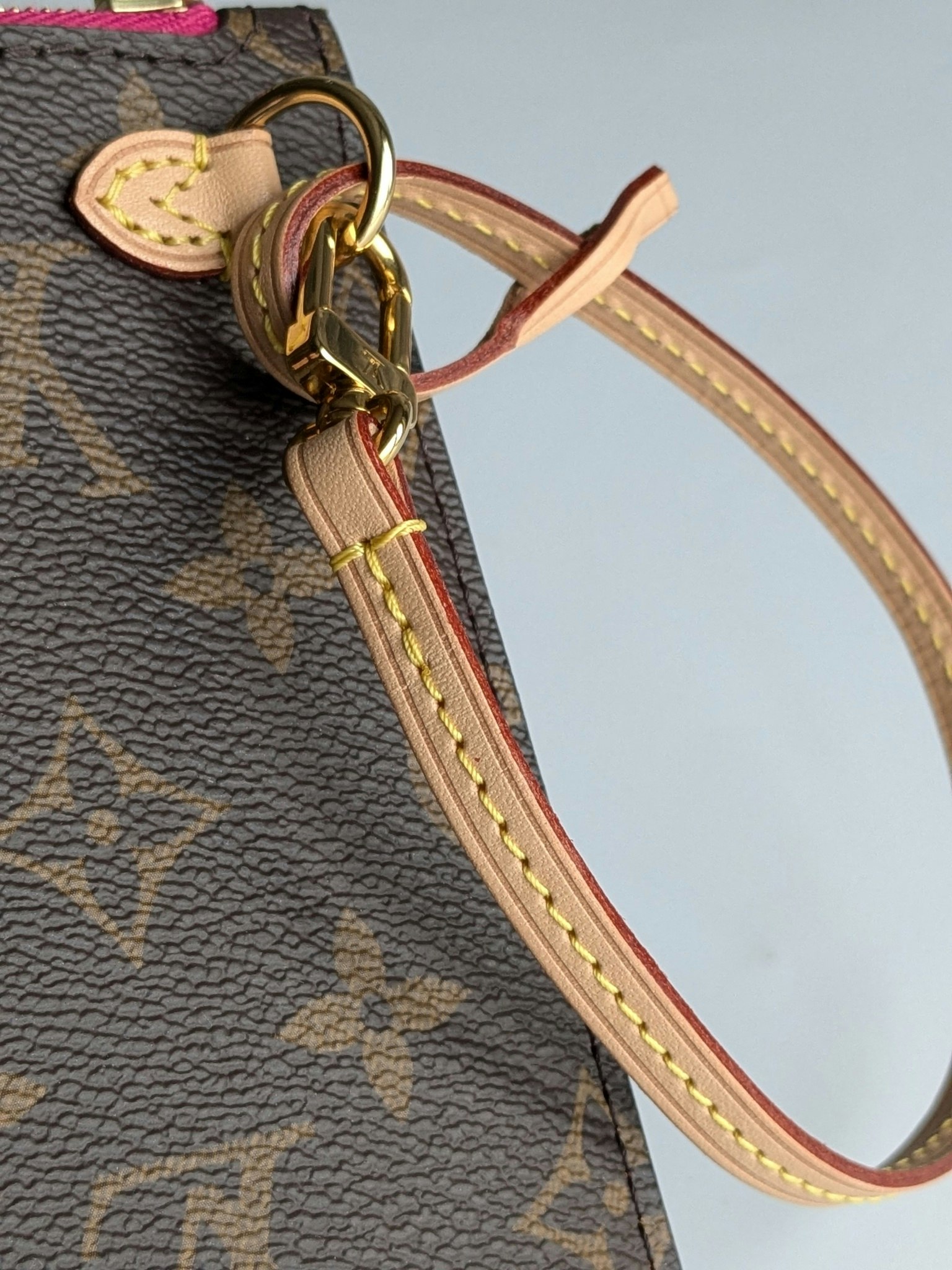 Louis Vuitton Neverfull MM pochette