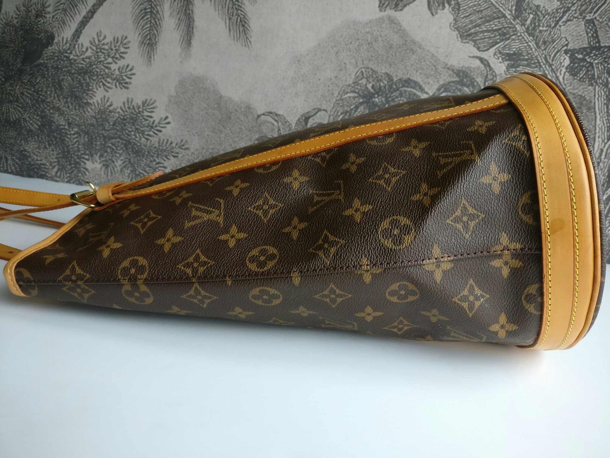 Louis Vuitton Bucket GM