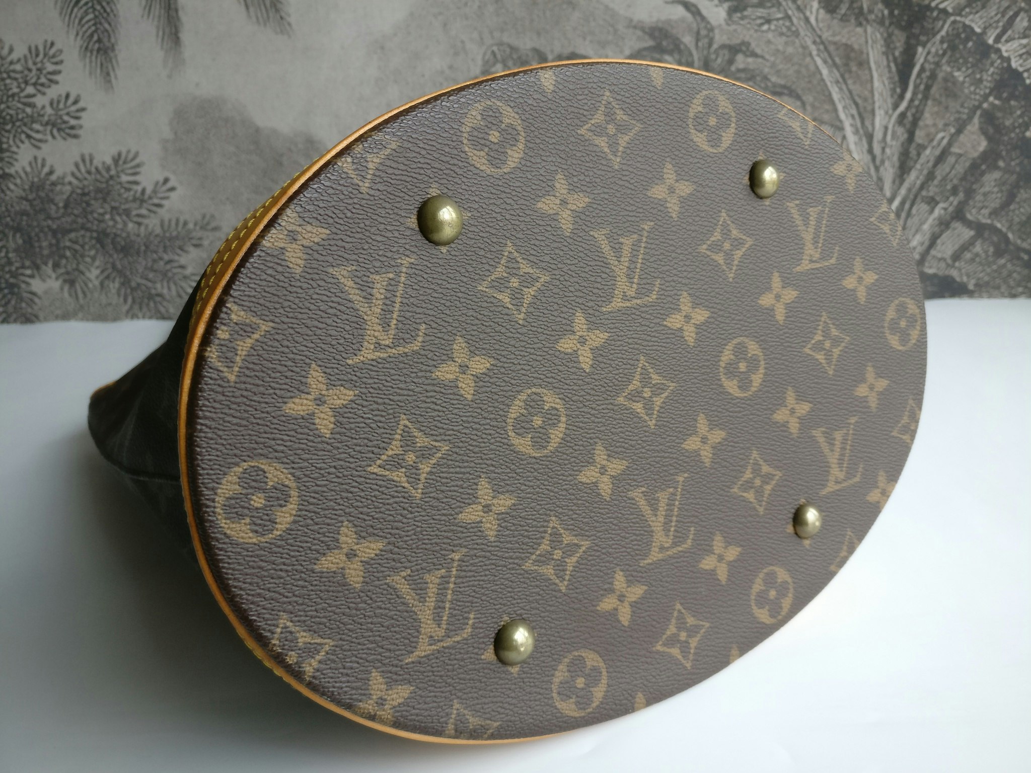 Louis Vuitton Bucket GM