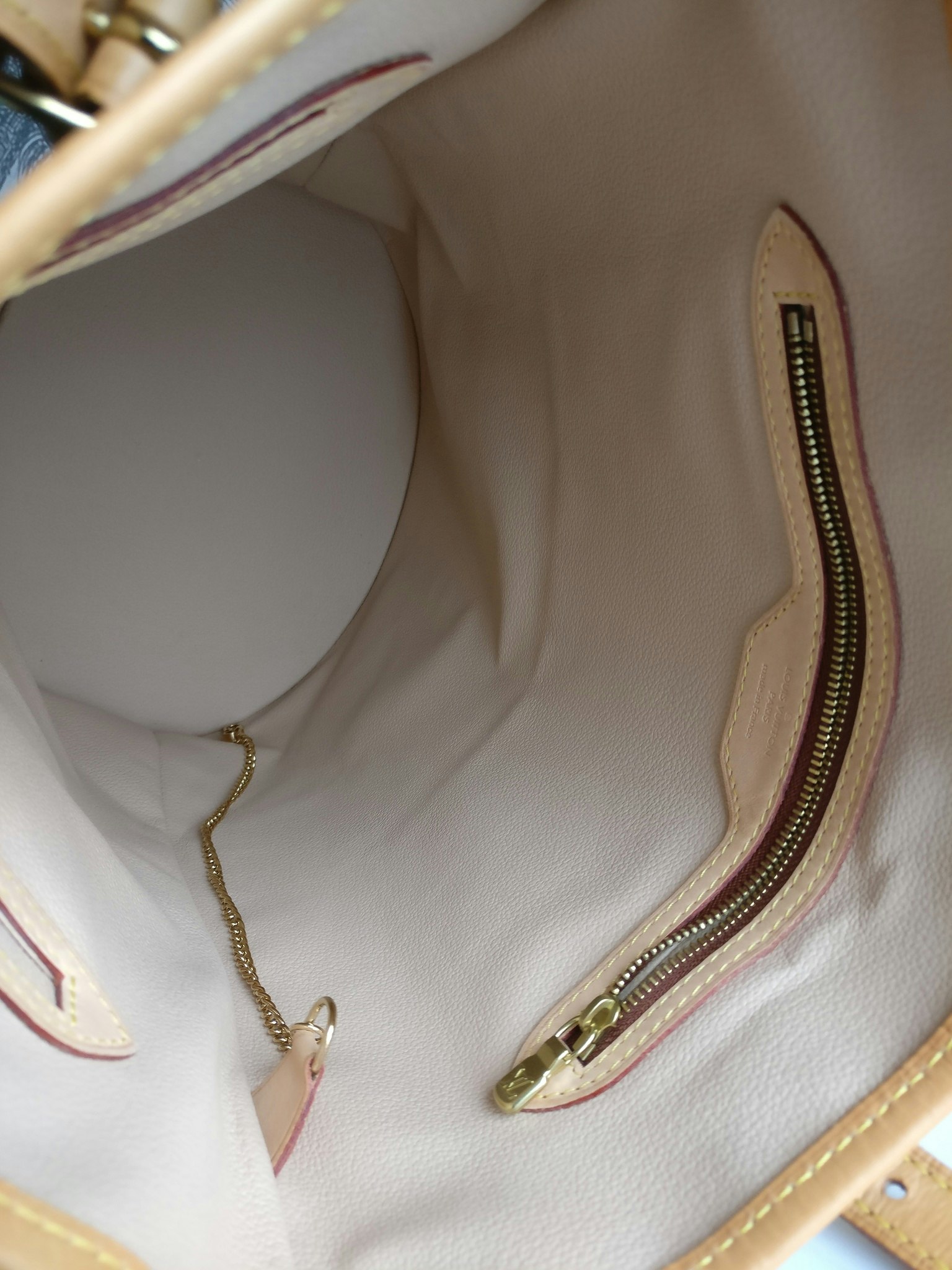 Louis Vuitton Bucket GM