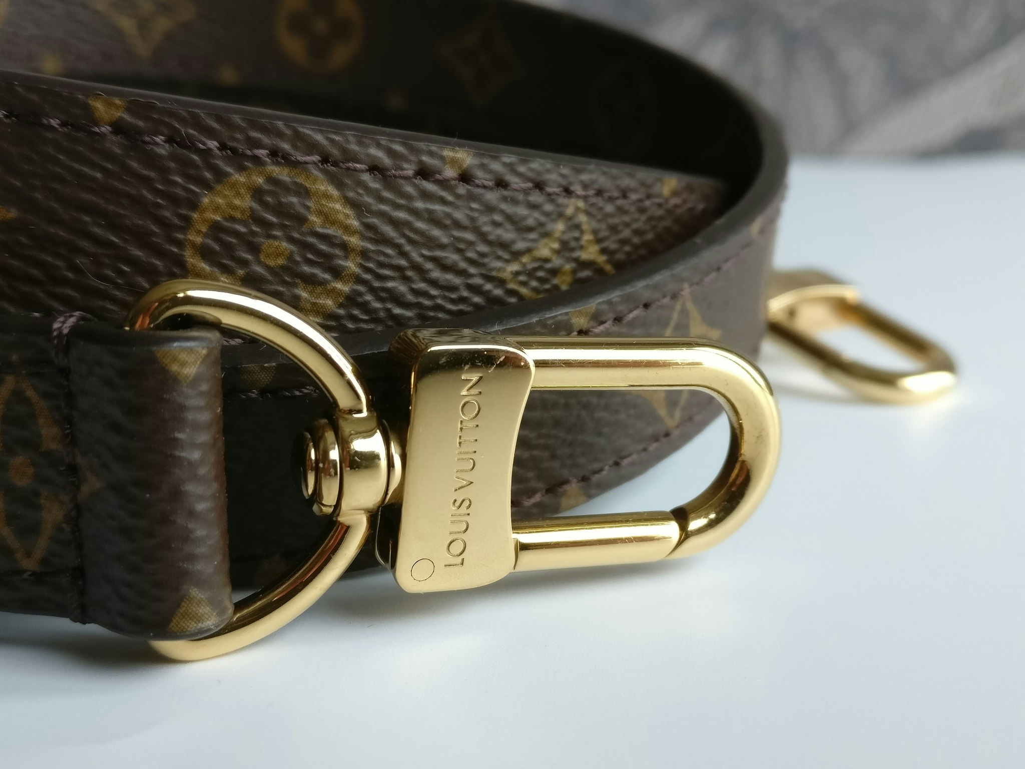 Louis Vuitton bandouliere bag strap