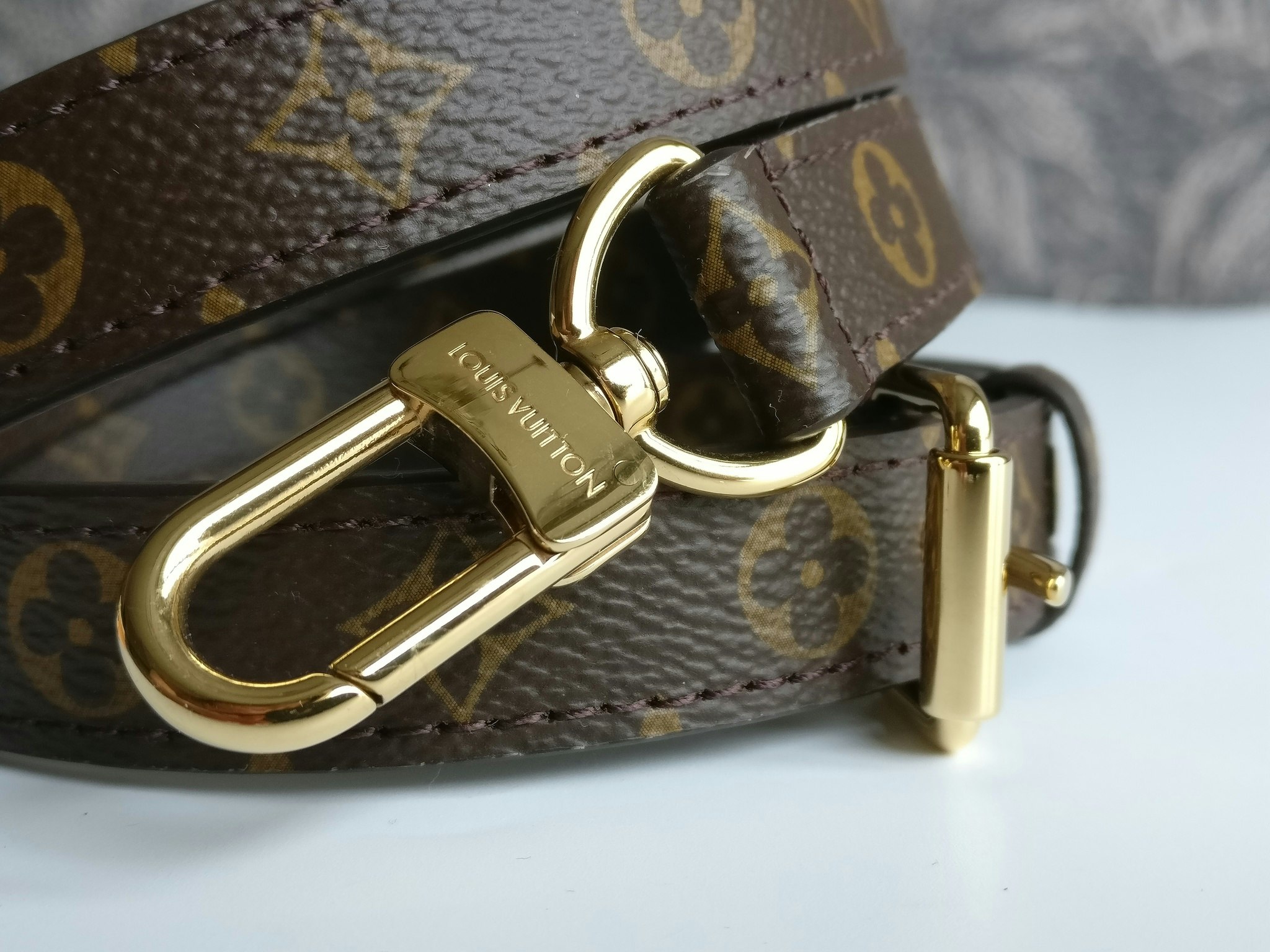 Louis Vuitton bandouliere bag strap
