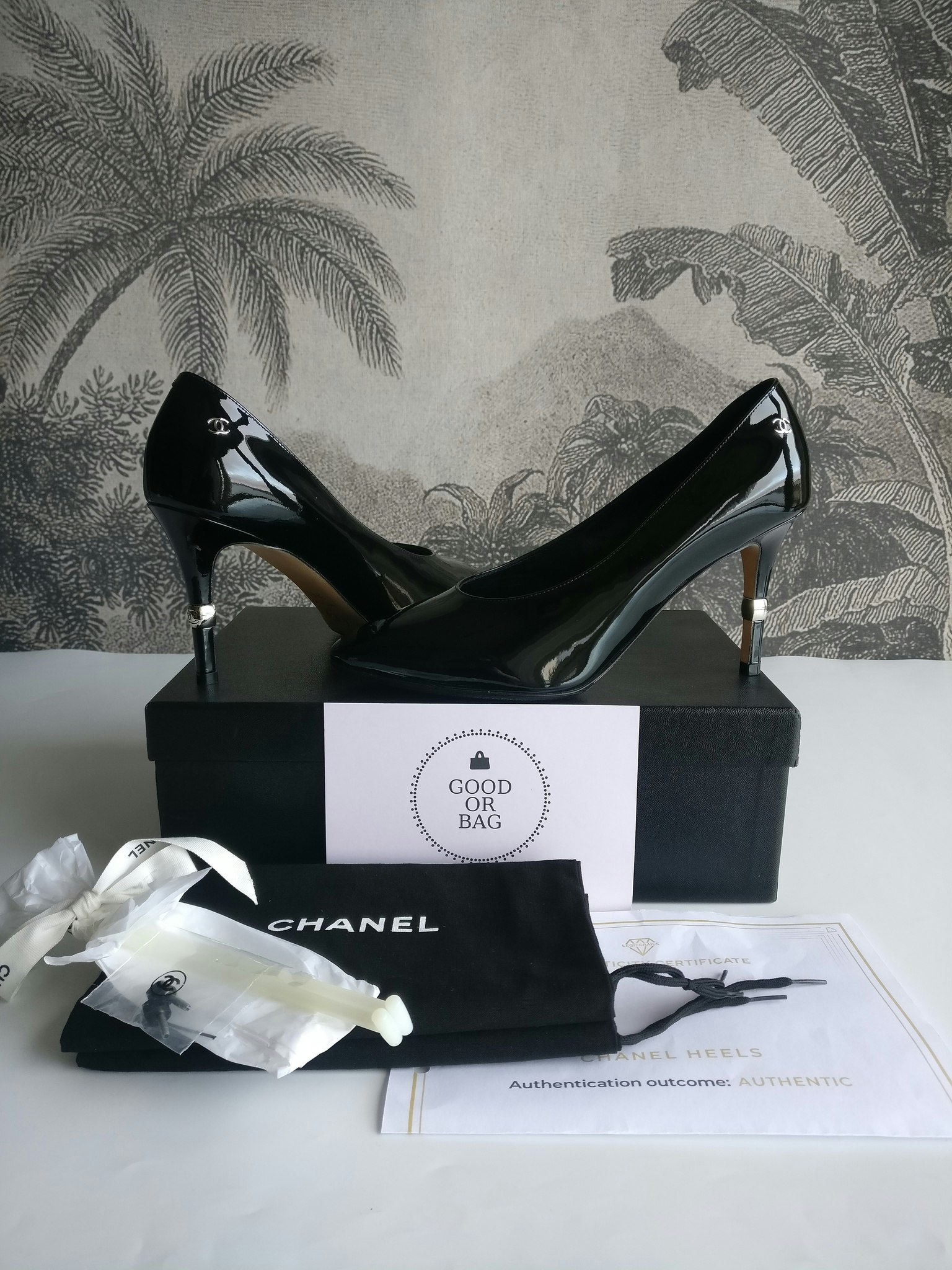 Chanel patent calfskin heels 39 1/2 C