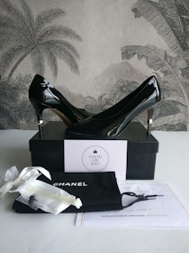 Chanel patent calfskin heels 39 1/2 C