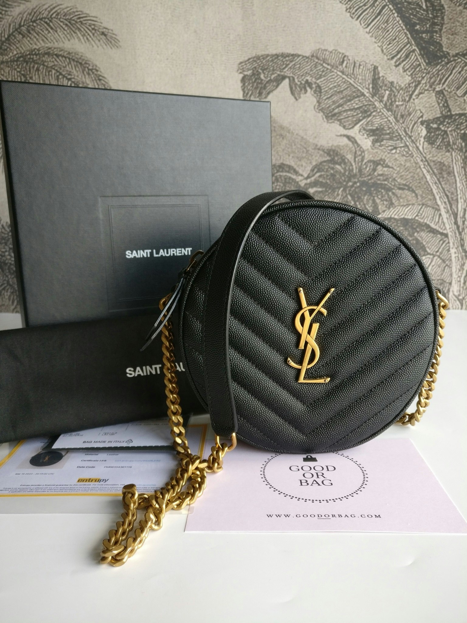 Saint Laurent Round Bag grain de poudre
