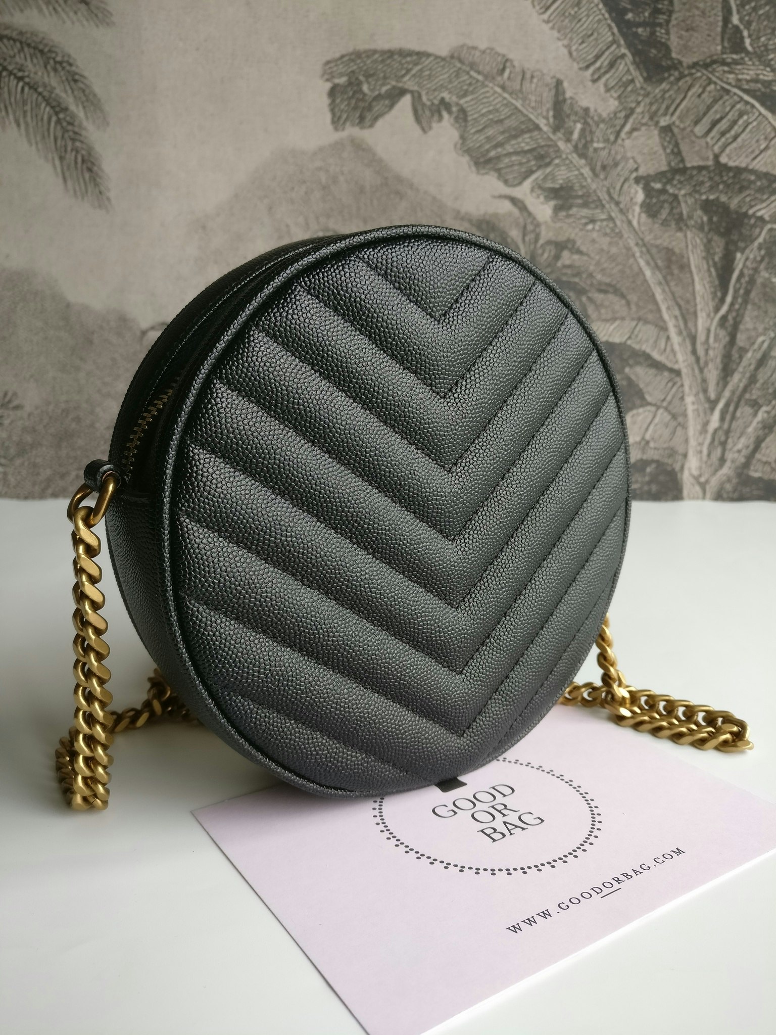 Saint Laurent Round Bag grain de poudre