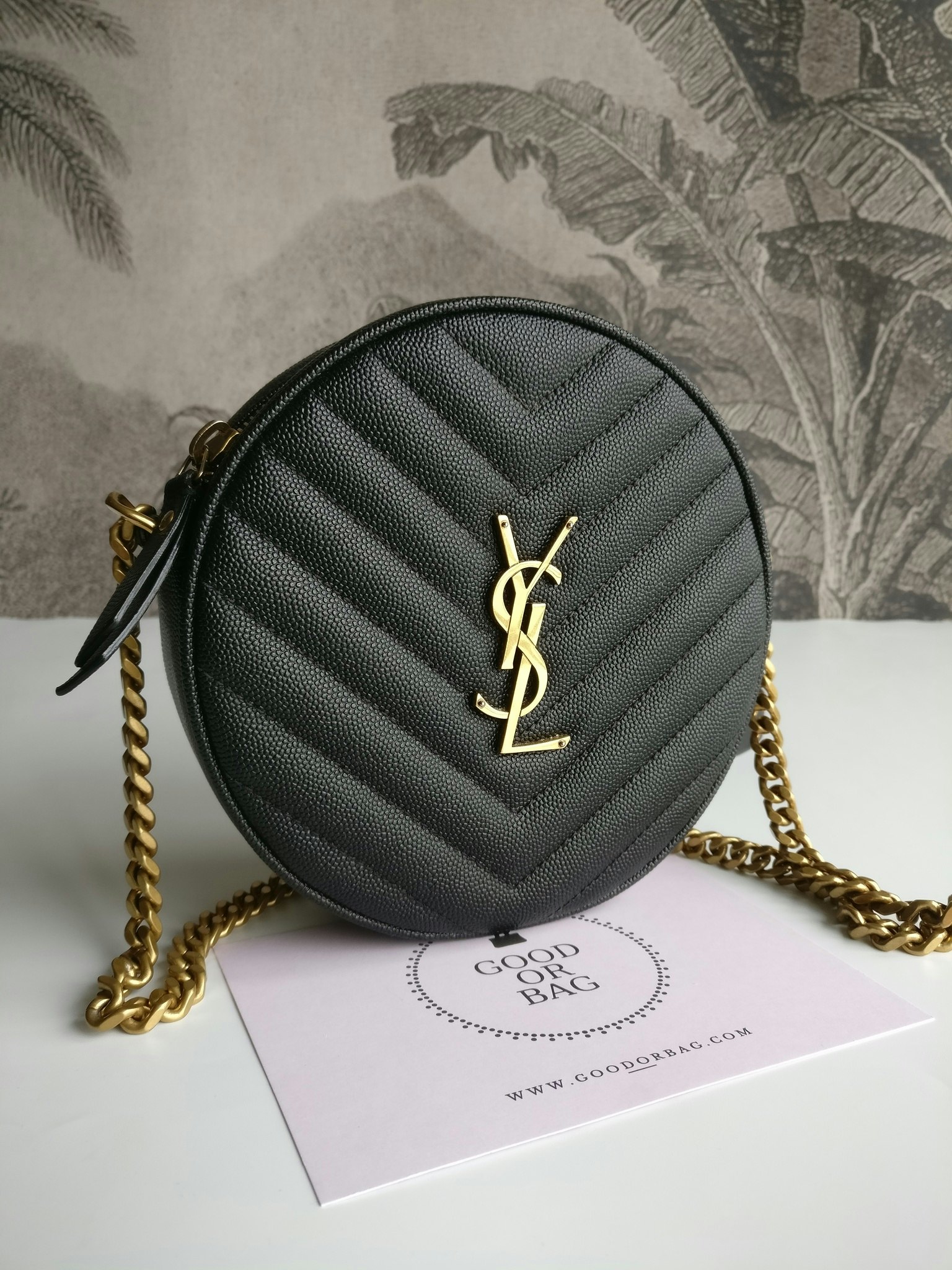 Saint Laurent Round Bag grain de poudre