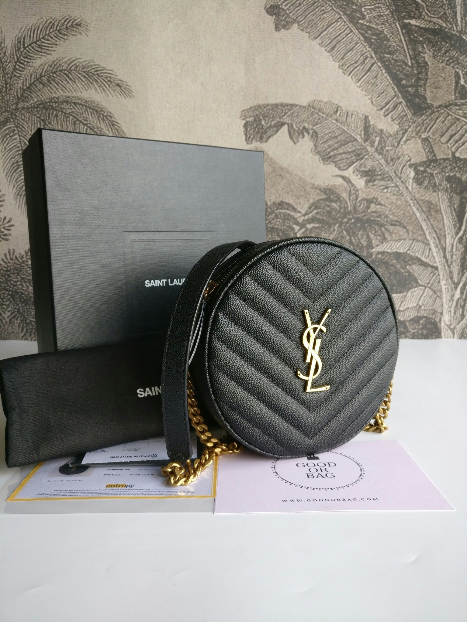 Saint Laurent Round Bag grain de poudre