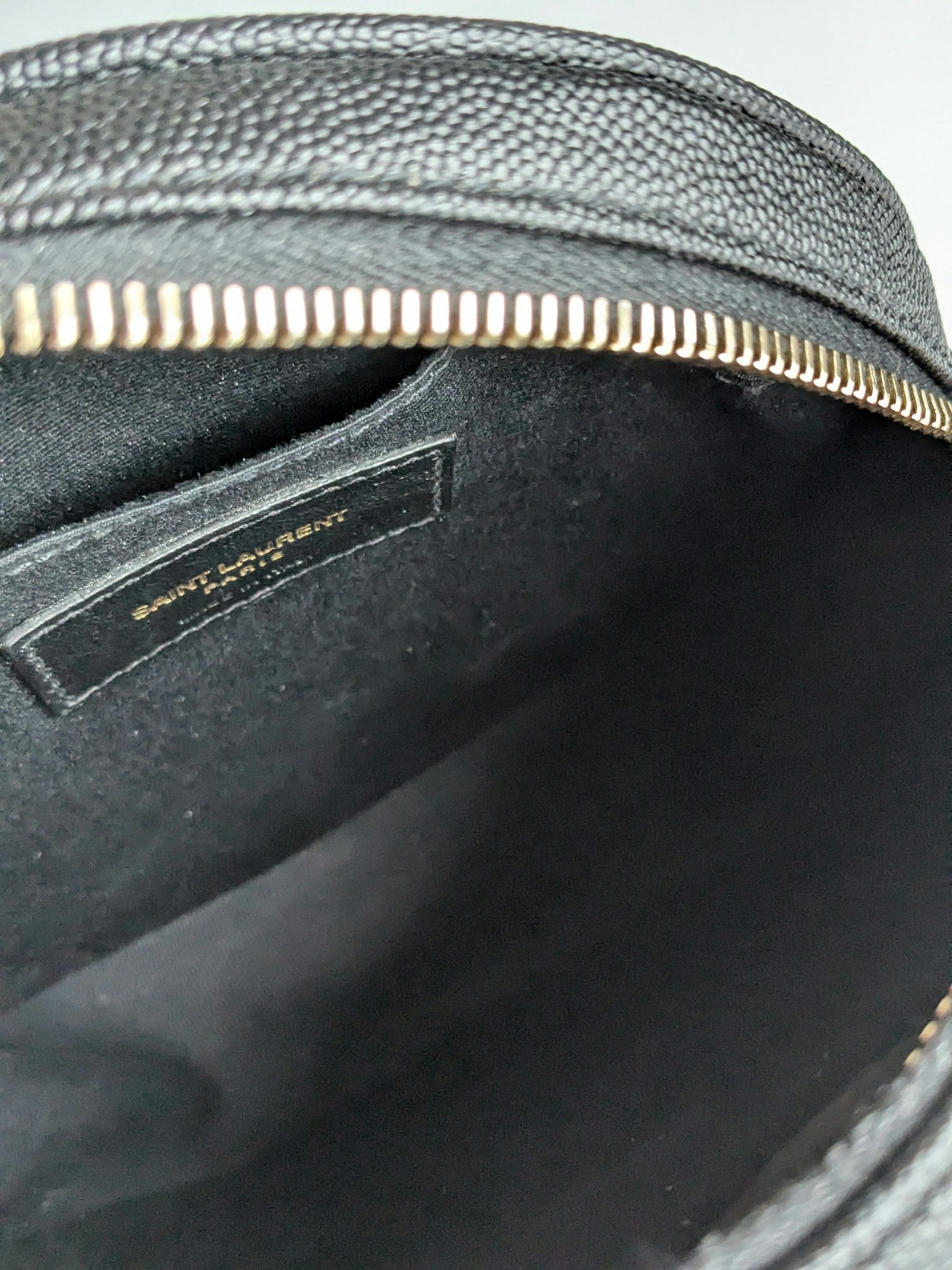 Saint Laurent Round Bag grain de poudre