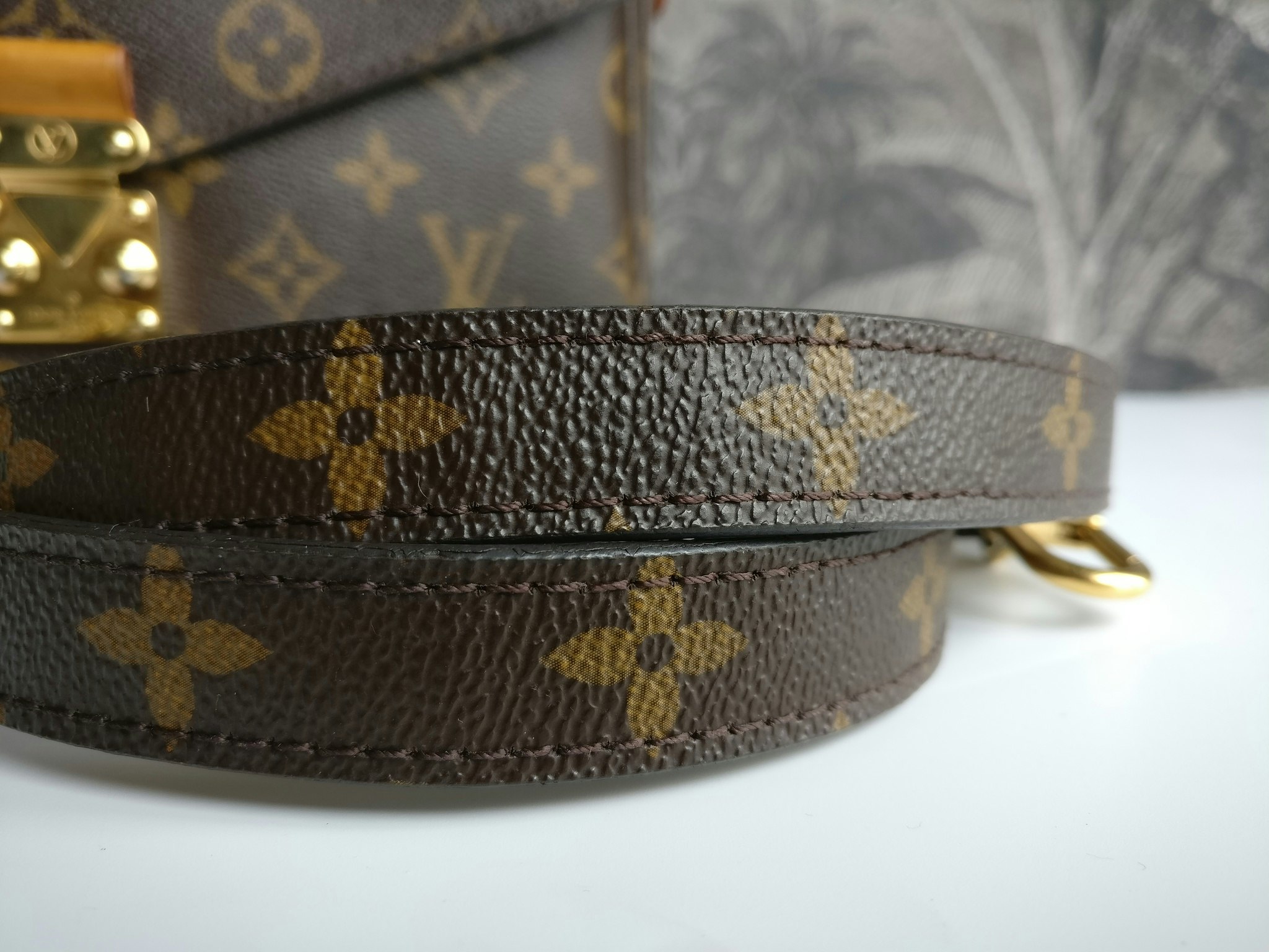 Louis Vuitton Pochette Metis