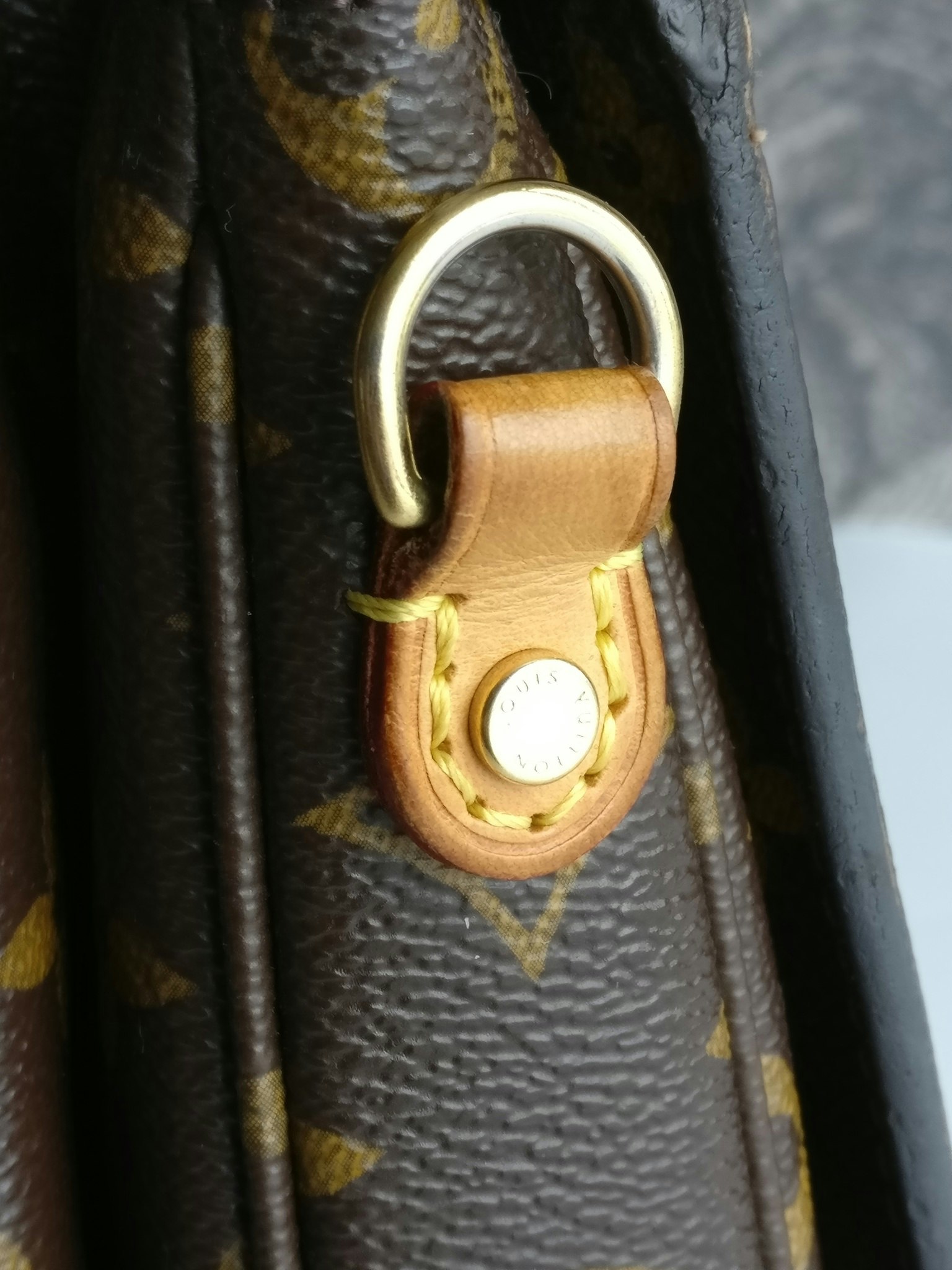 Louis Vuitton Pochette Metis