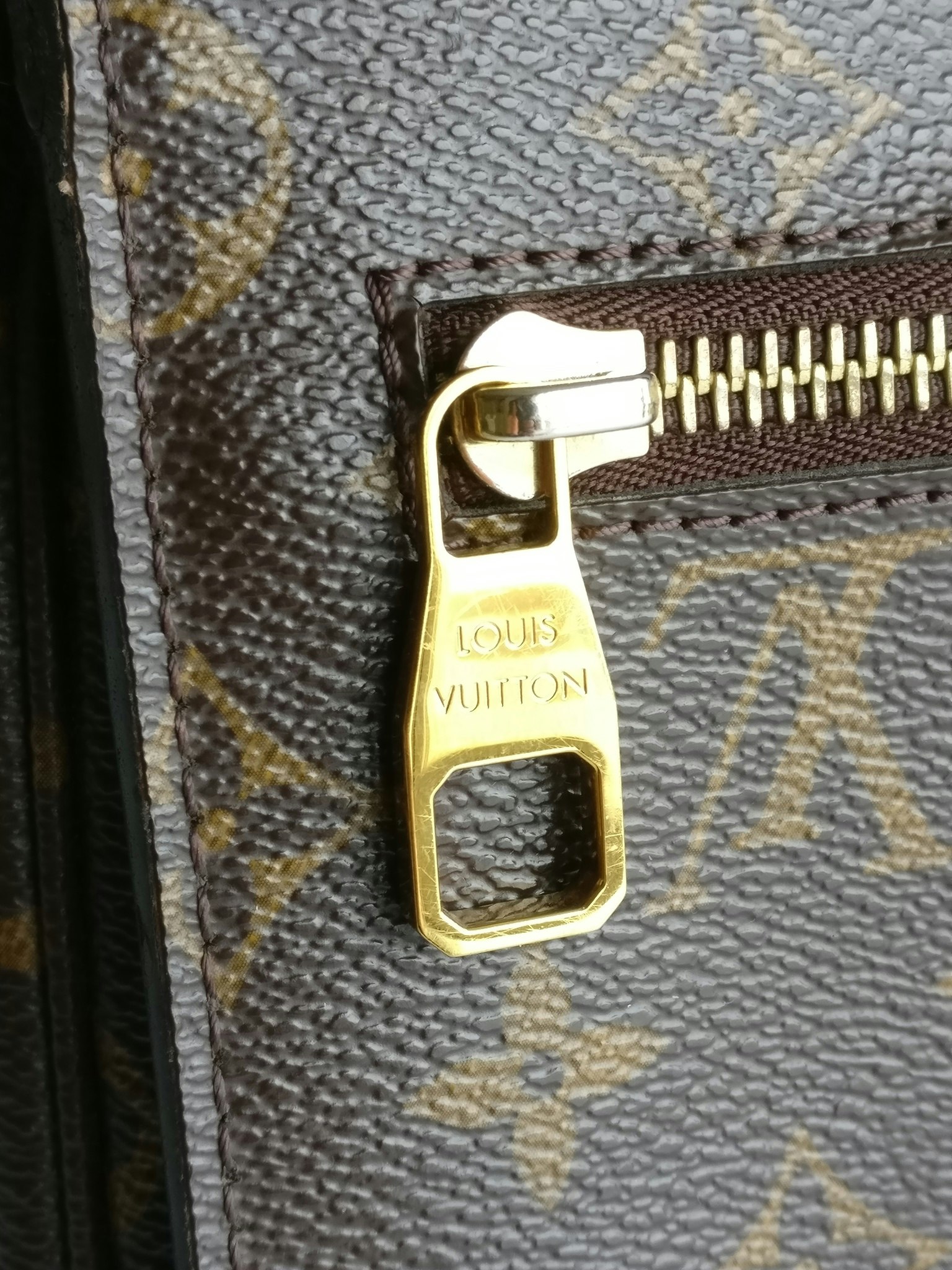 Louis Vuitton Pochette Metis