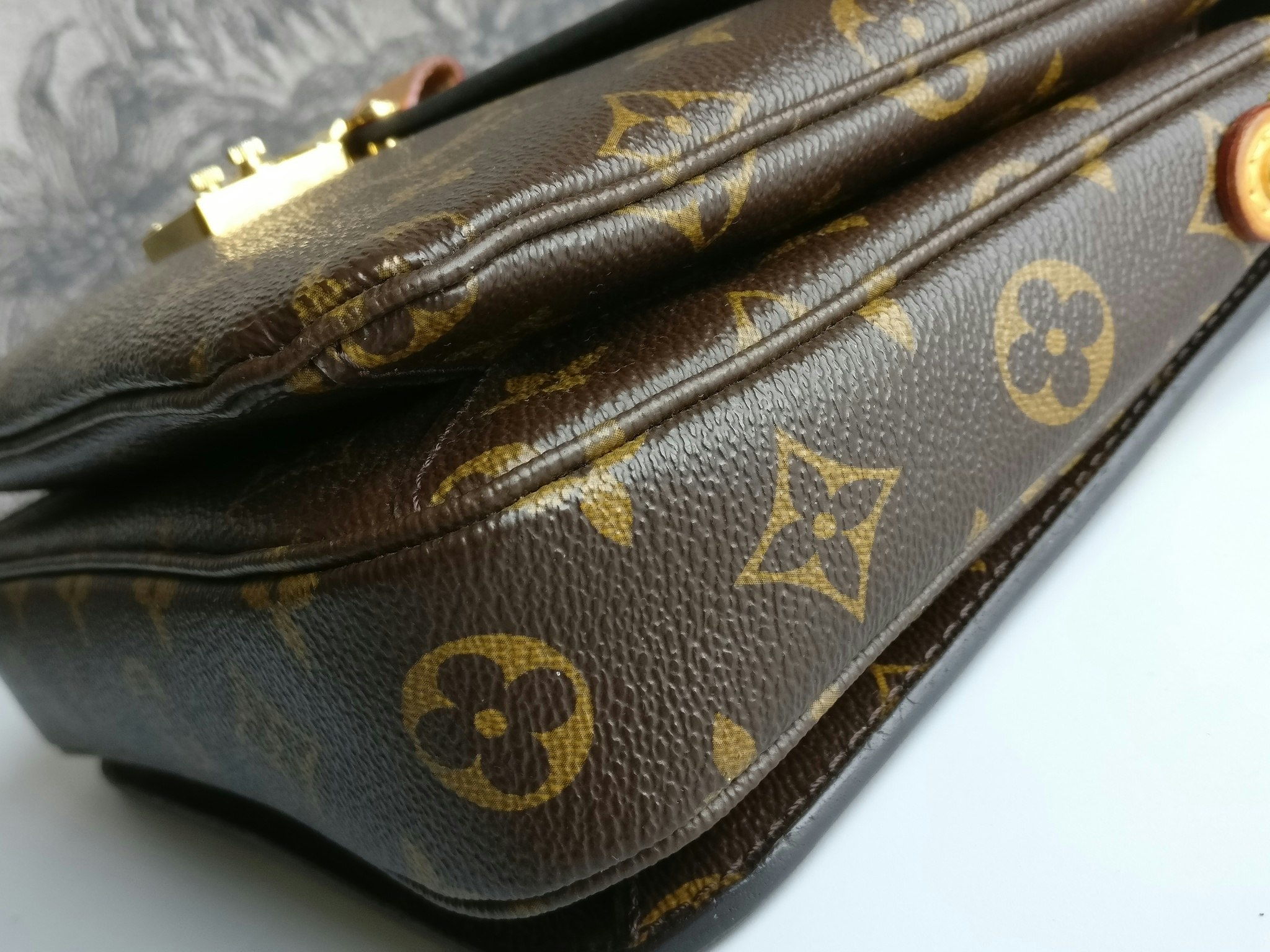 Louis Vuitton Pochette Metis