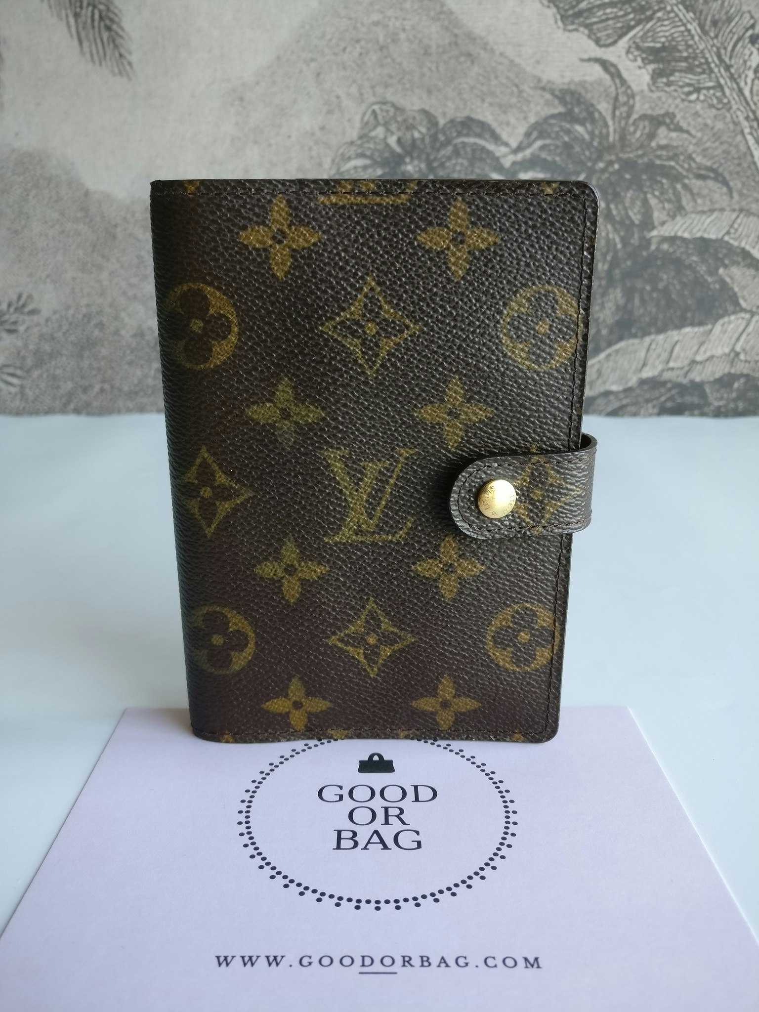 Louis Vuitton Small Ring Agenda Cover
