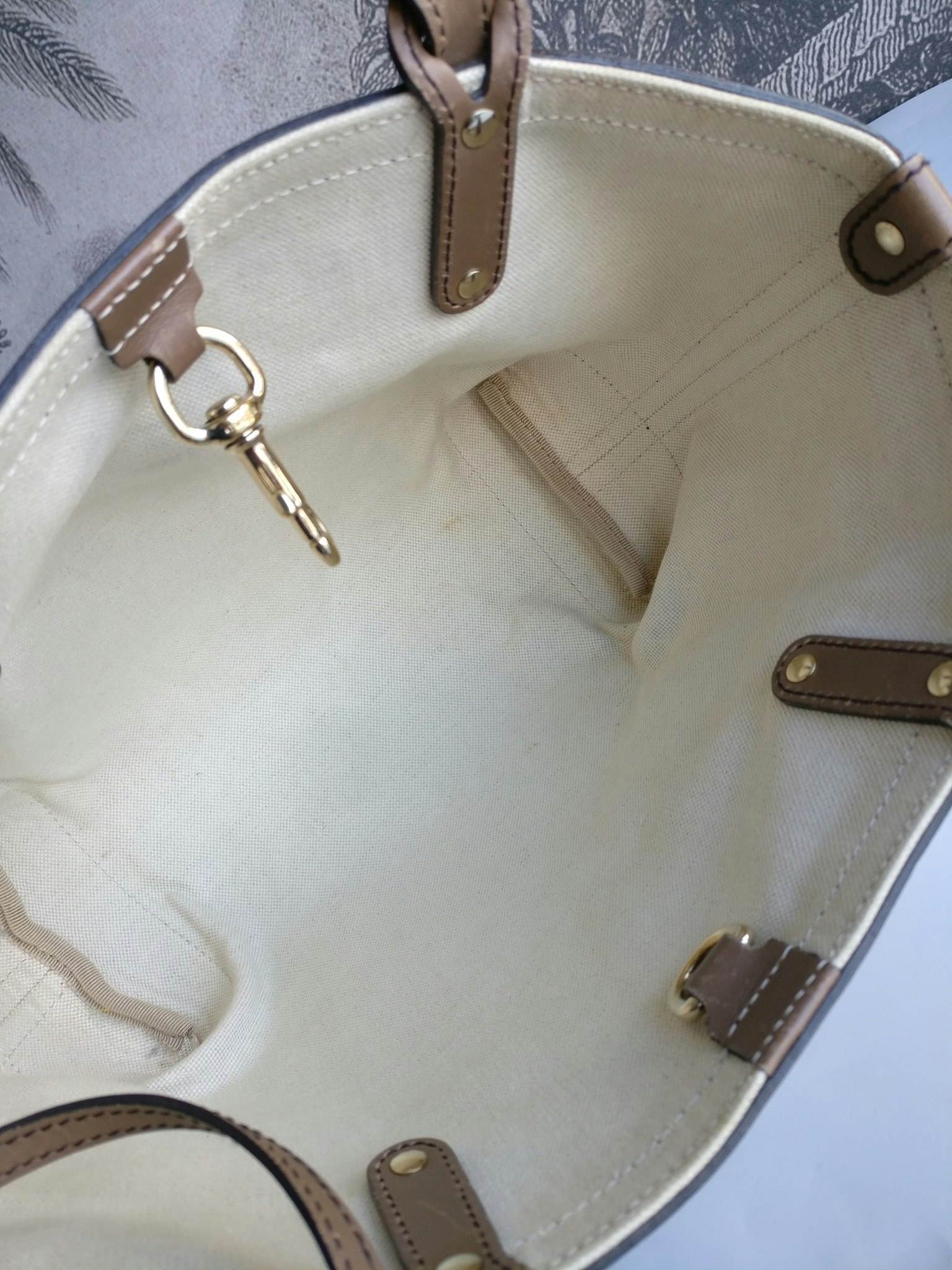 Gucci GG Small Craft Tote with pouch