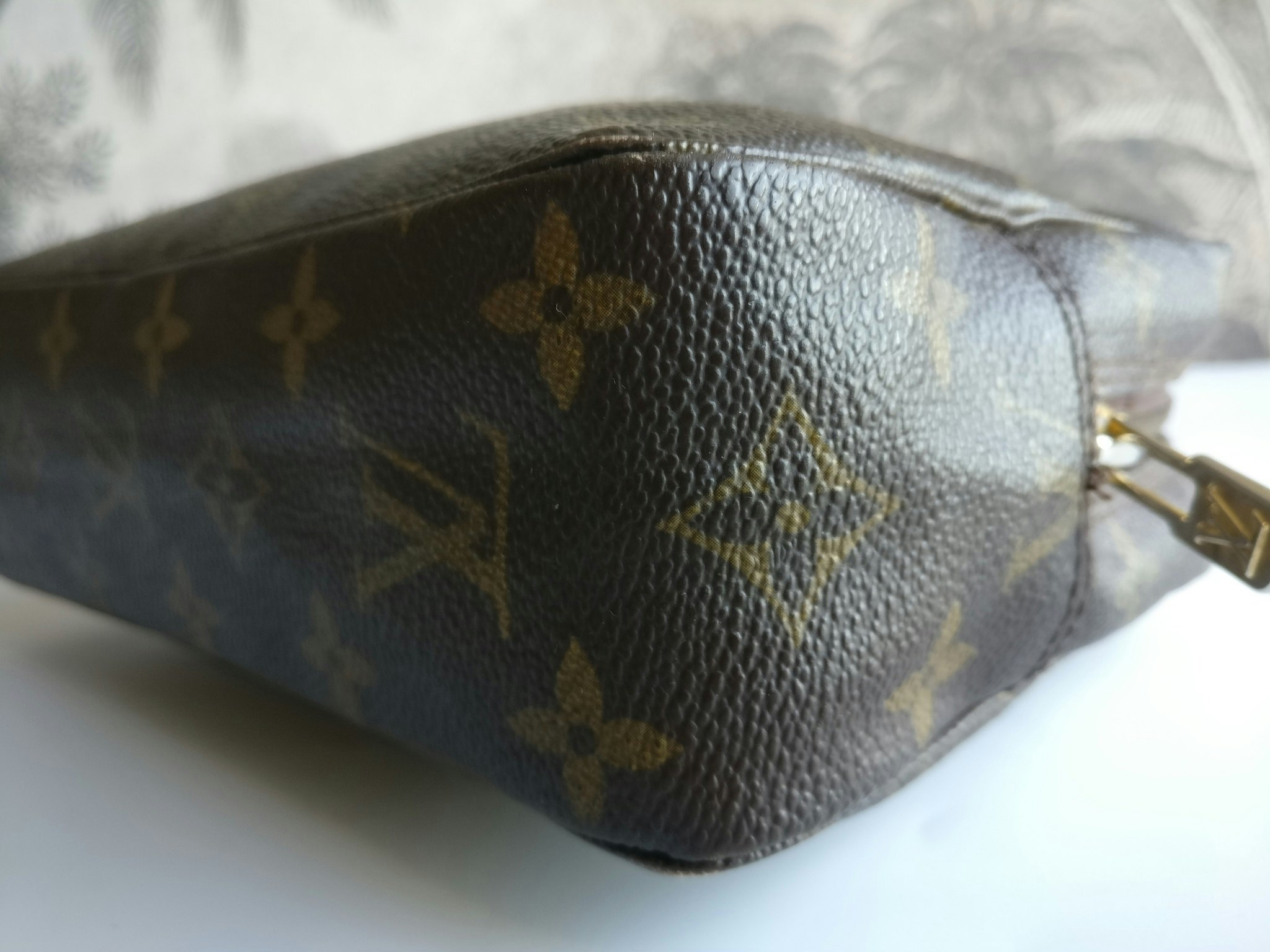Louis Vuitton Trousse Toilette 23