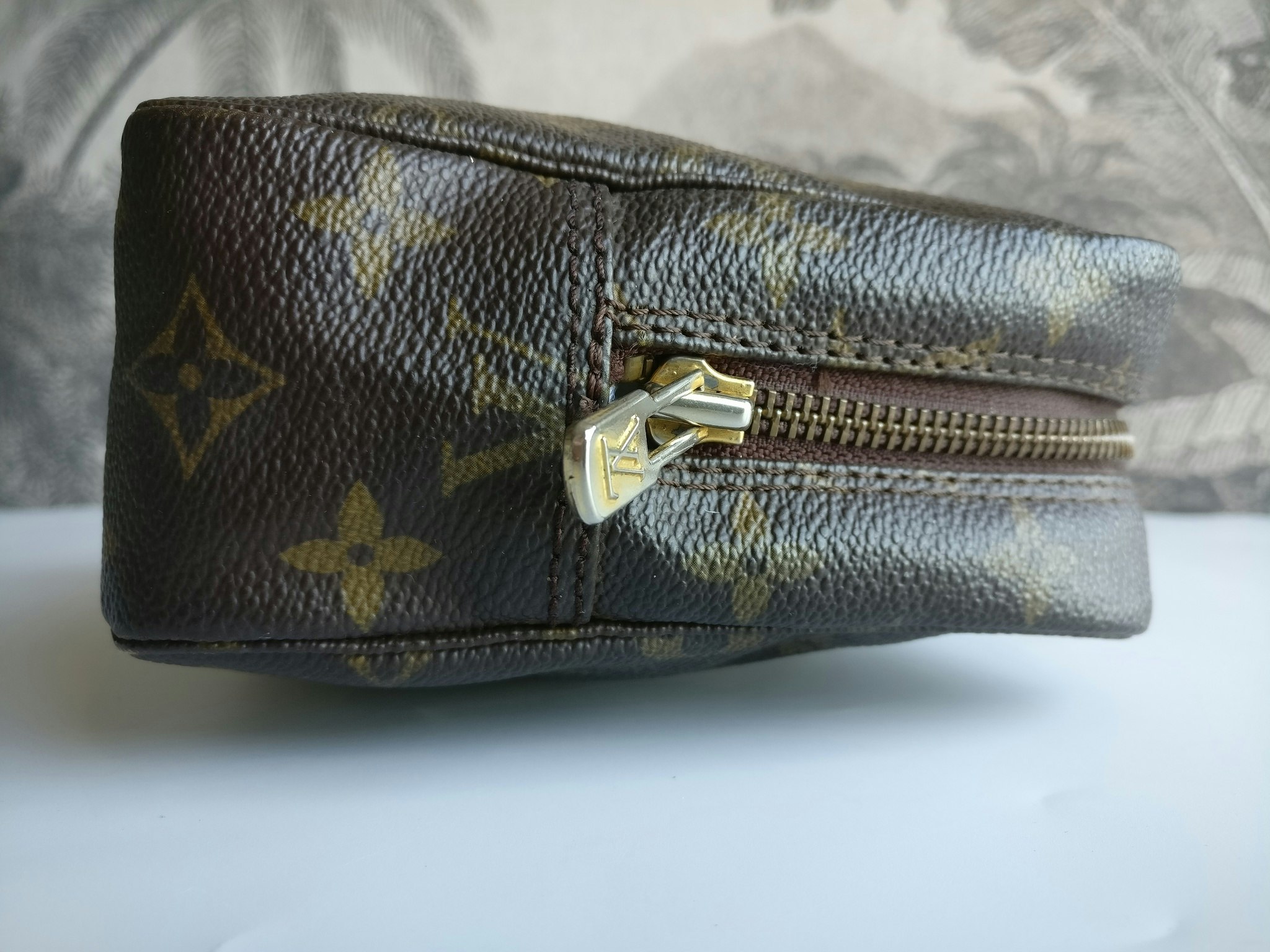 Louis Vuitton Trousse Toilette 23