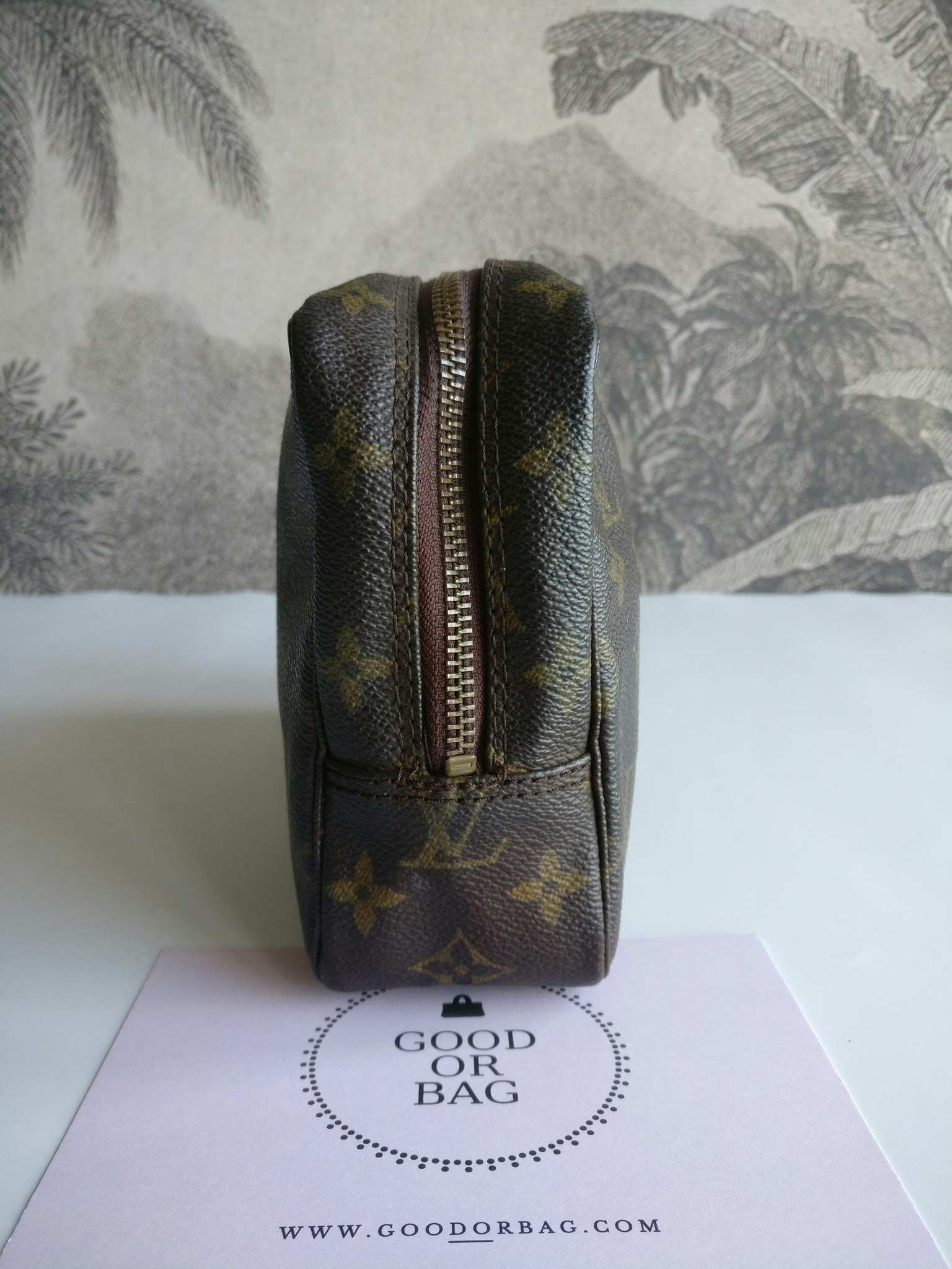 Louis Vuitton Trousse Toilette 23